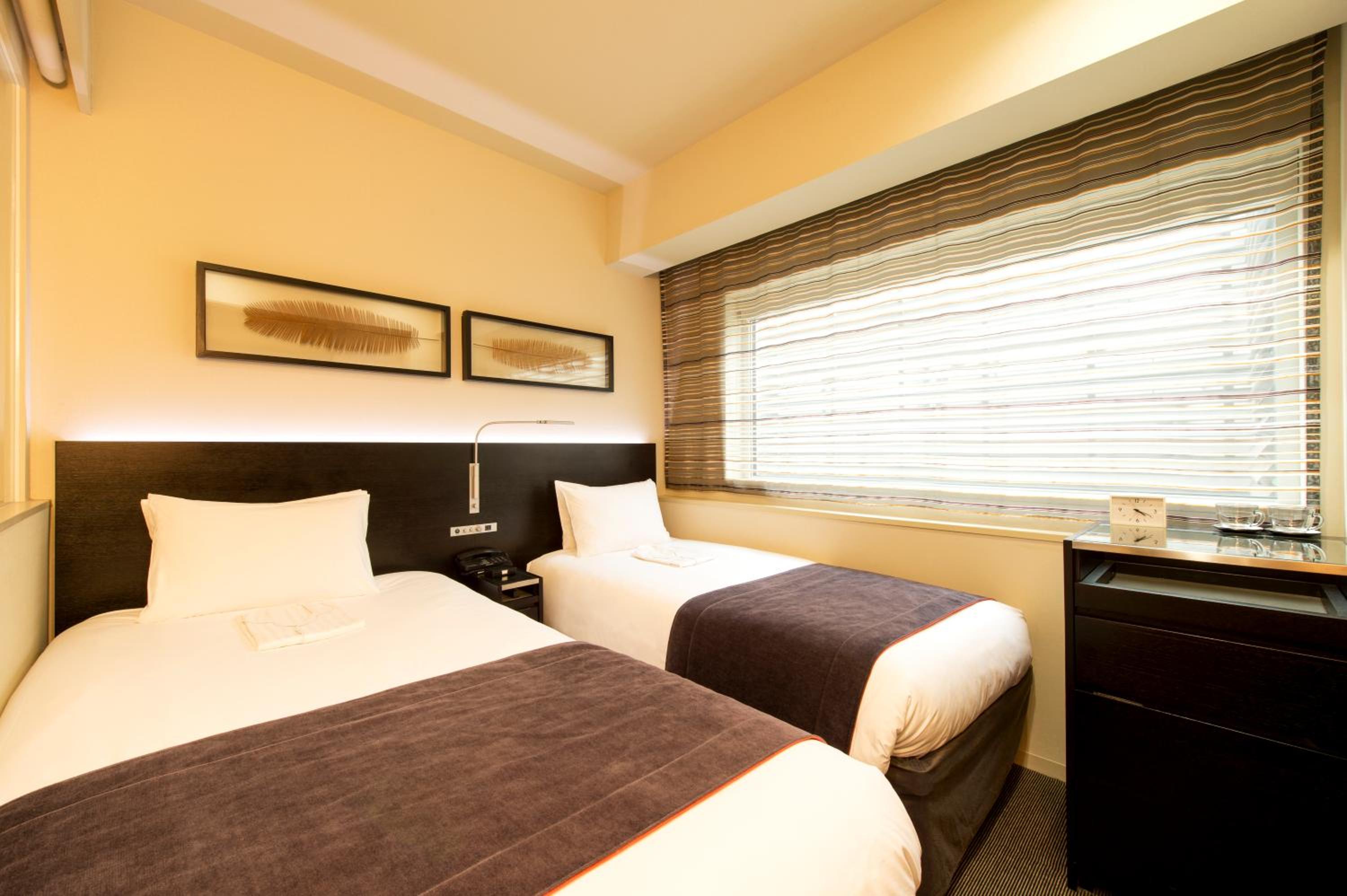 Small Twin Room - Non-Smoking photo 1