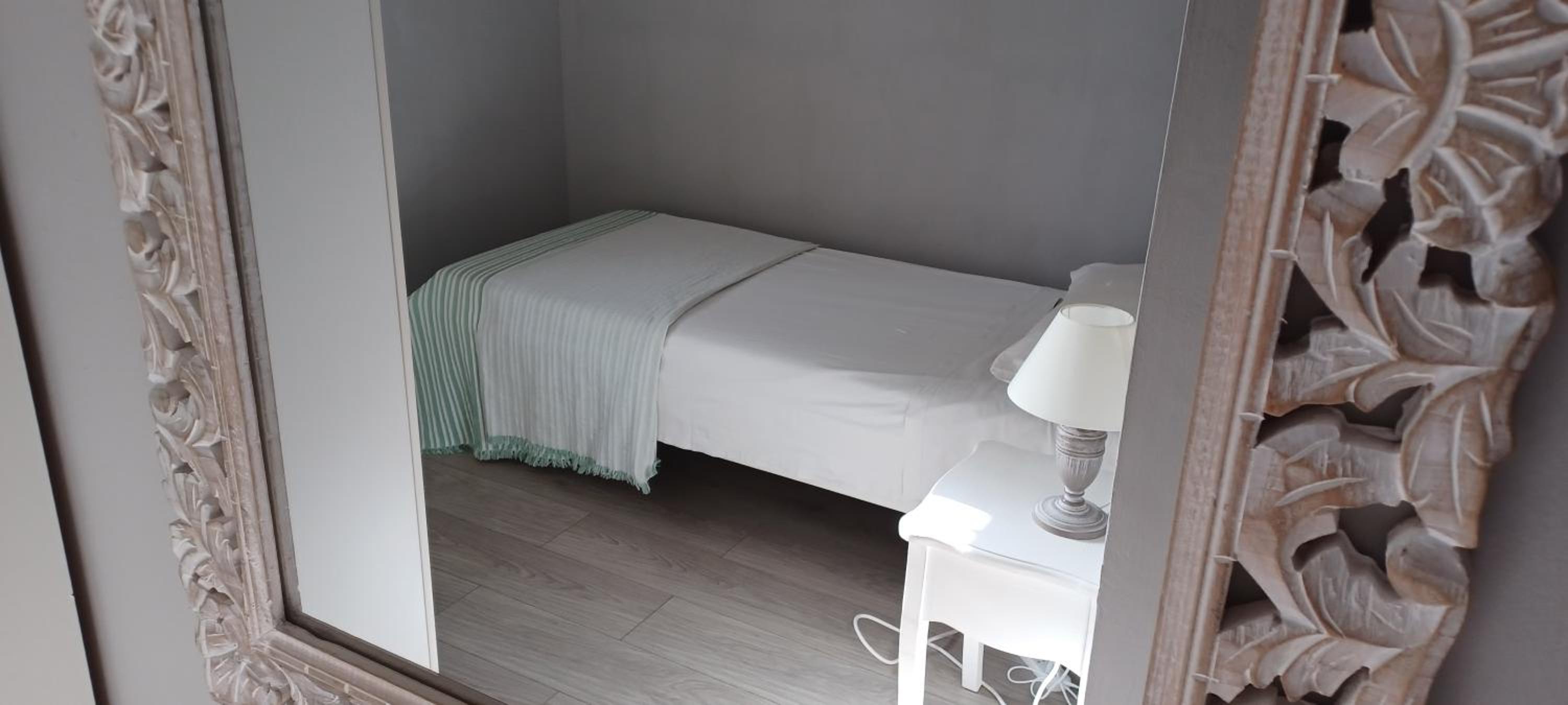 Single Room with Private Bathroom photo 1