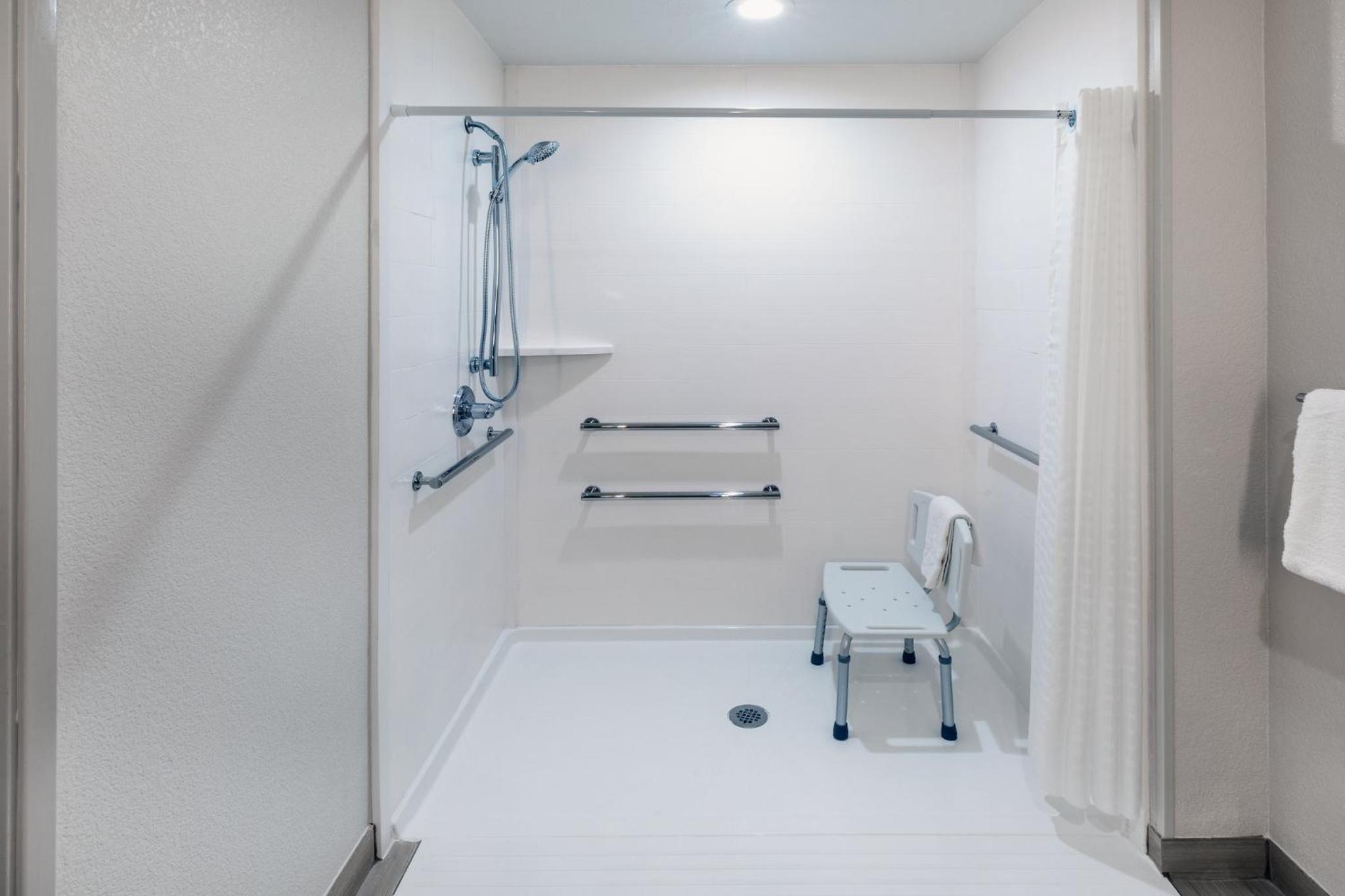 King Room with Mobility Accessible Roll-In Shower - Photo 7
