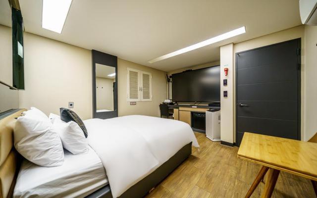 Standard Double Room - Photo 1