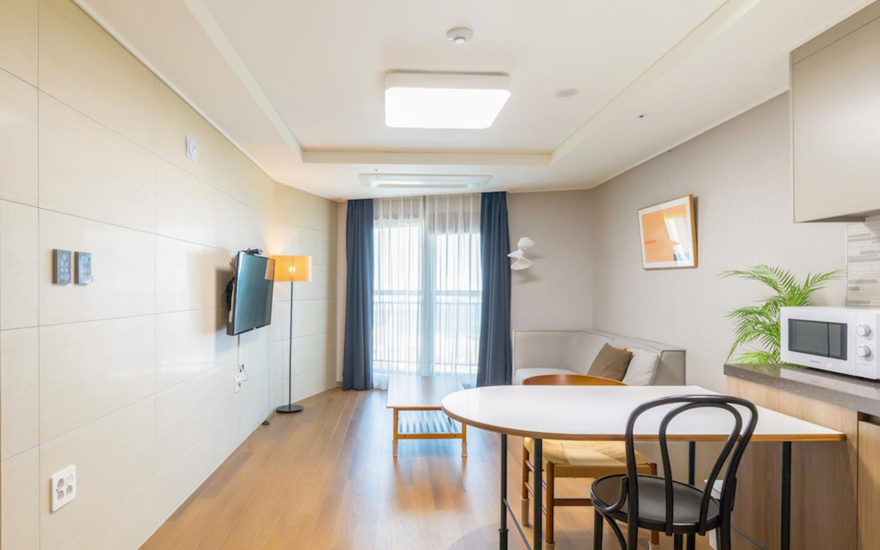 Premier Suite Corner - Photo 10