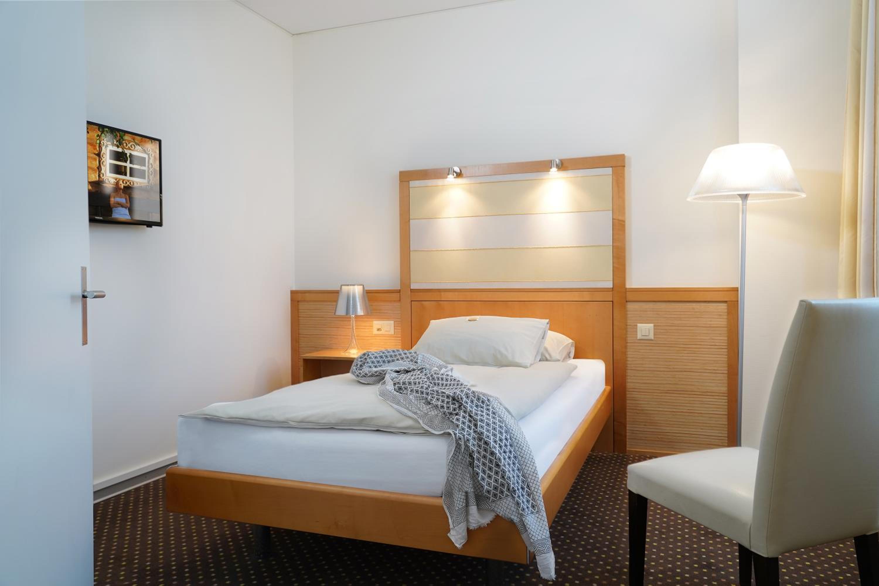 Deluxe Triple Room photo 3