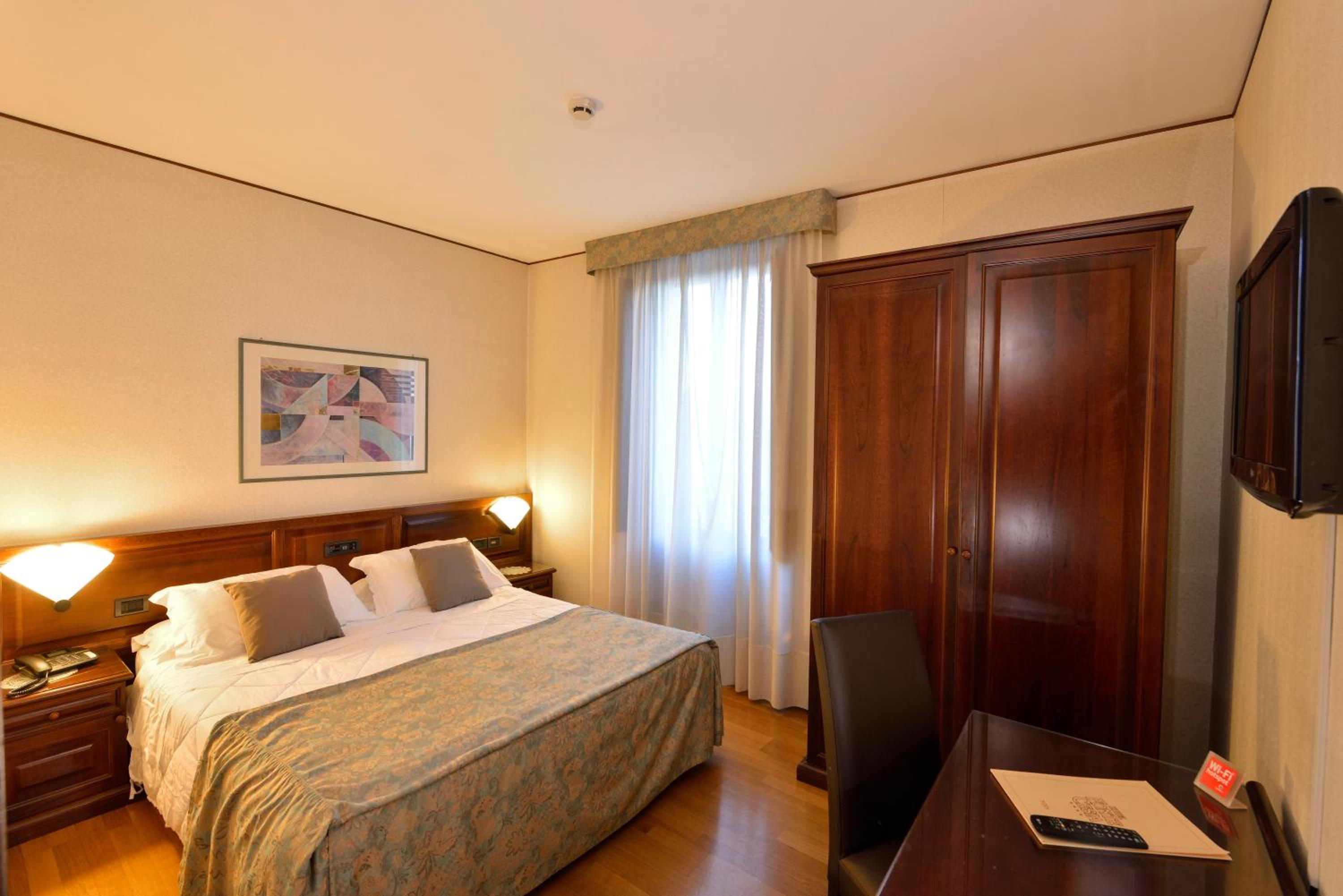 Basic Double Room