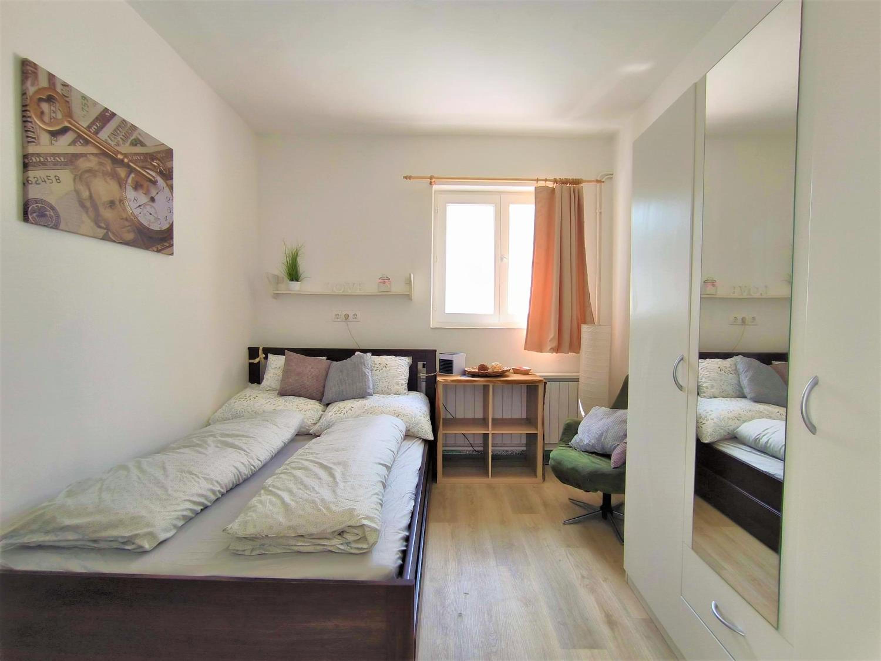 Studio Apartment - Photo 11