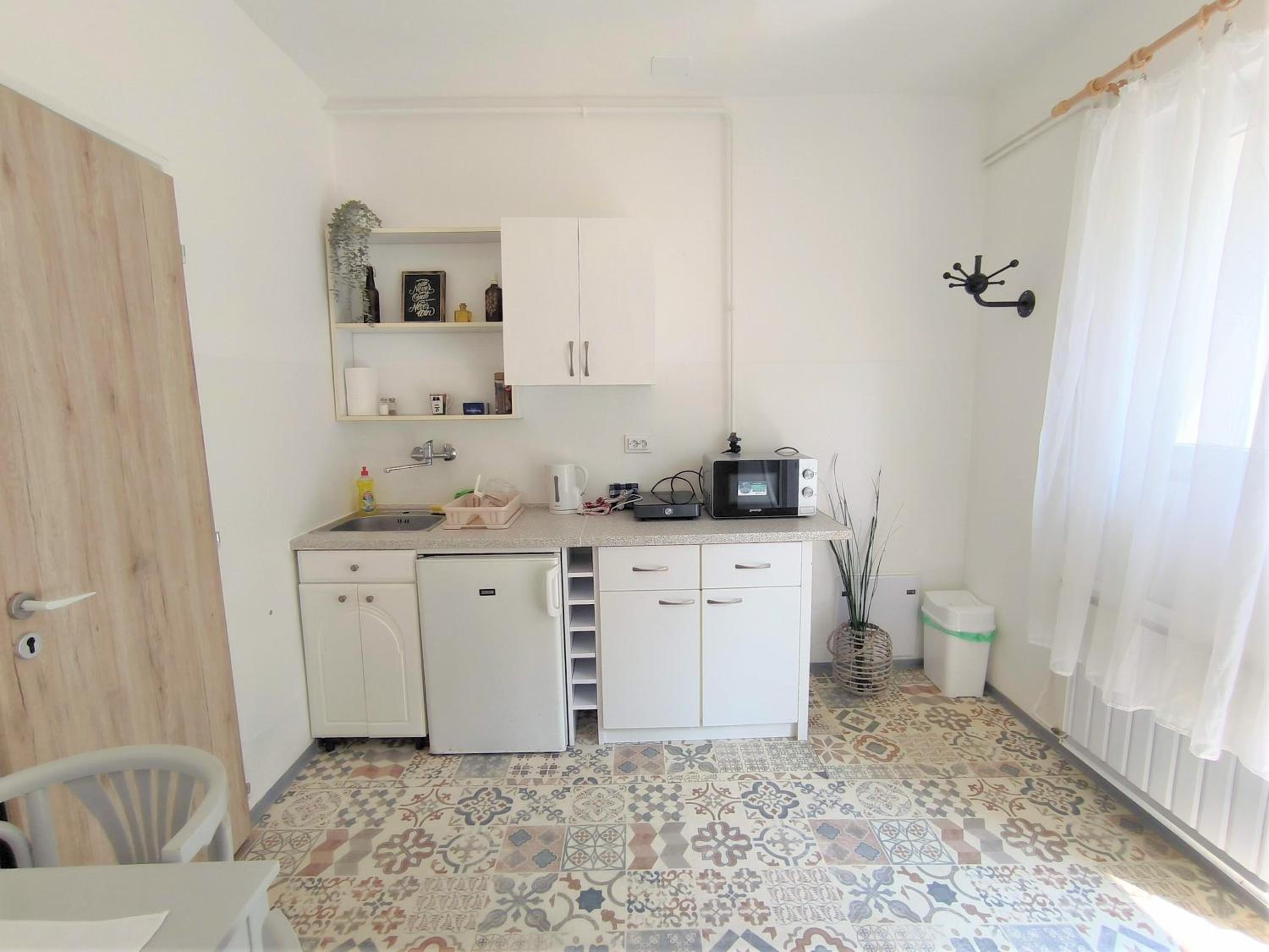 Studio Apartment - Photo 17