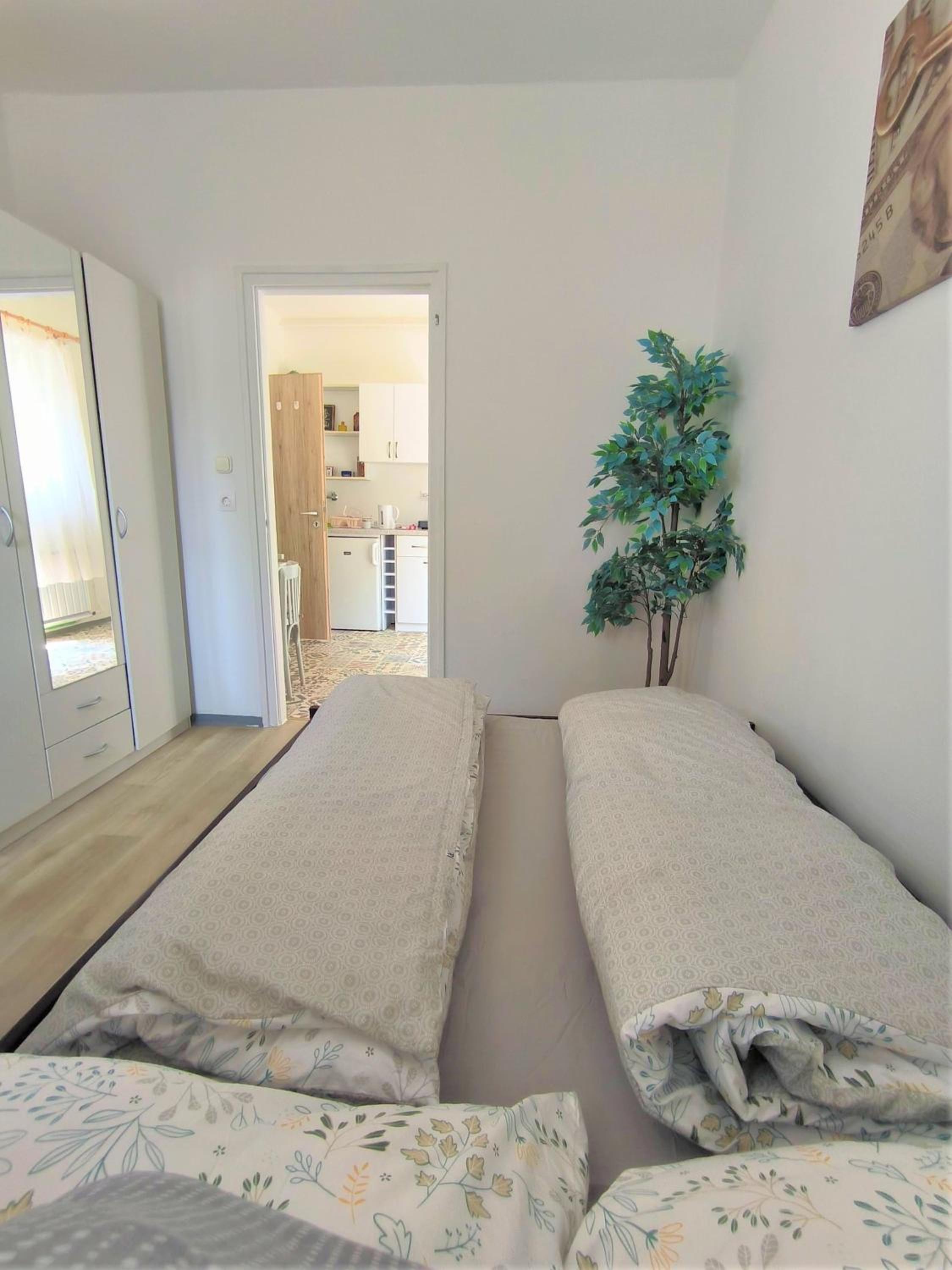 Studio Apartment - Photo 7