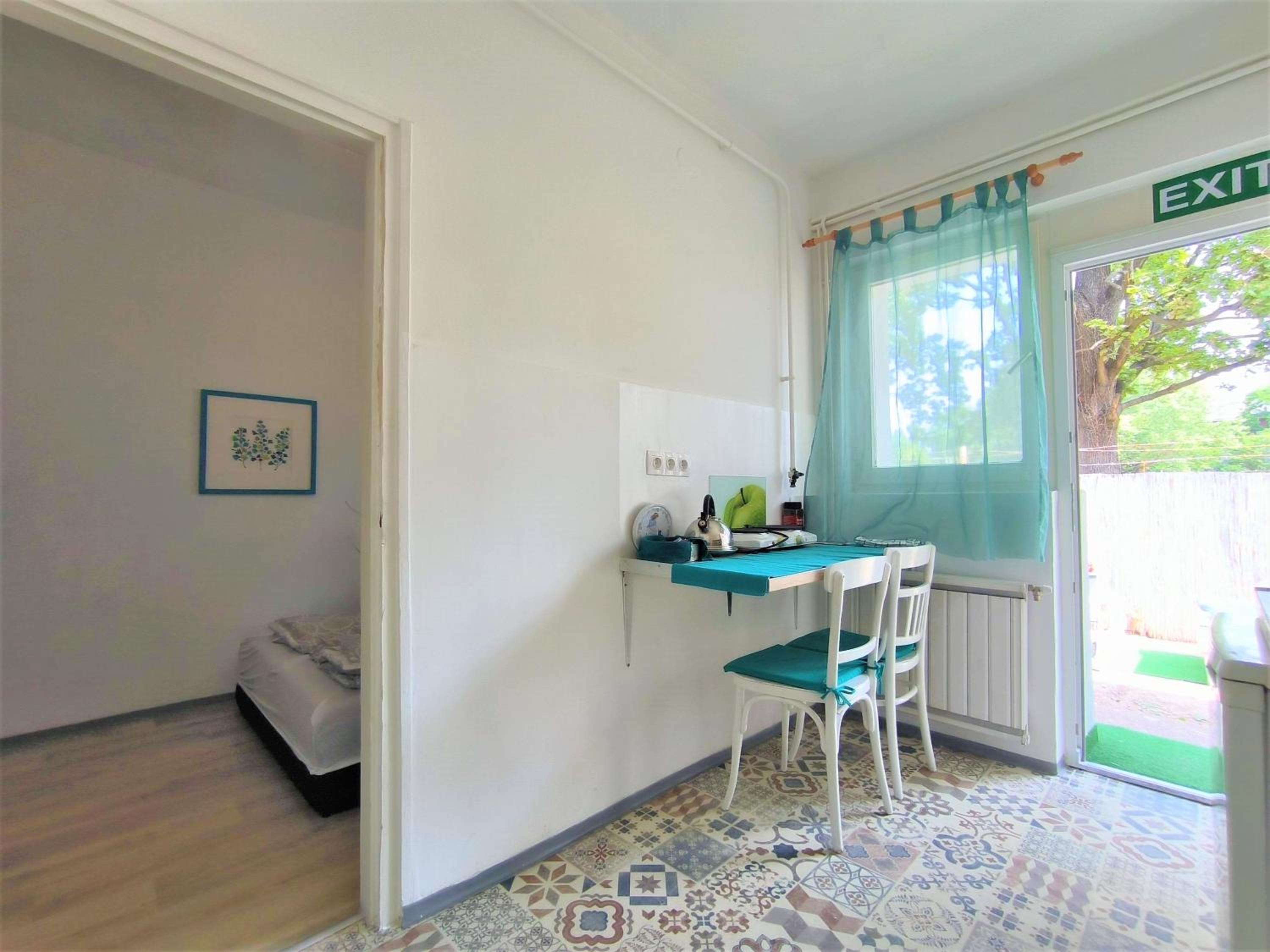 Apartment with Terrace - Photo 16