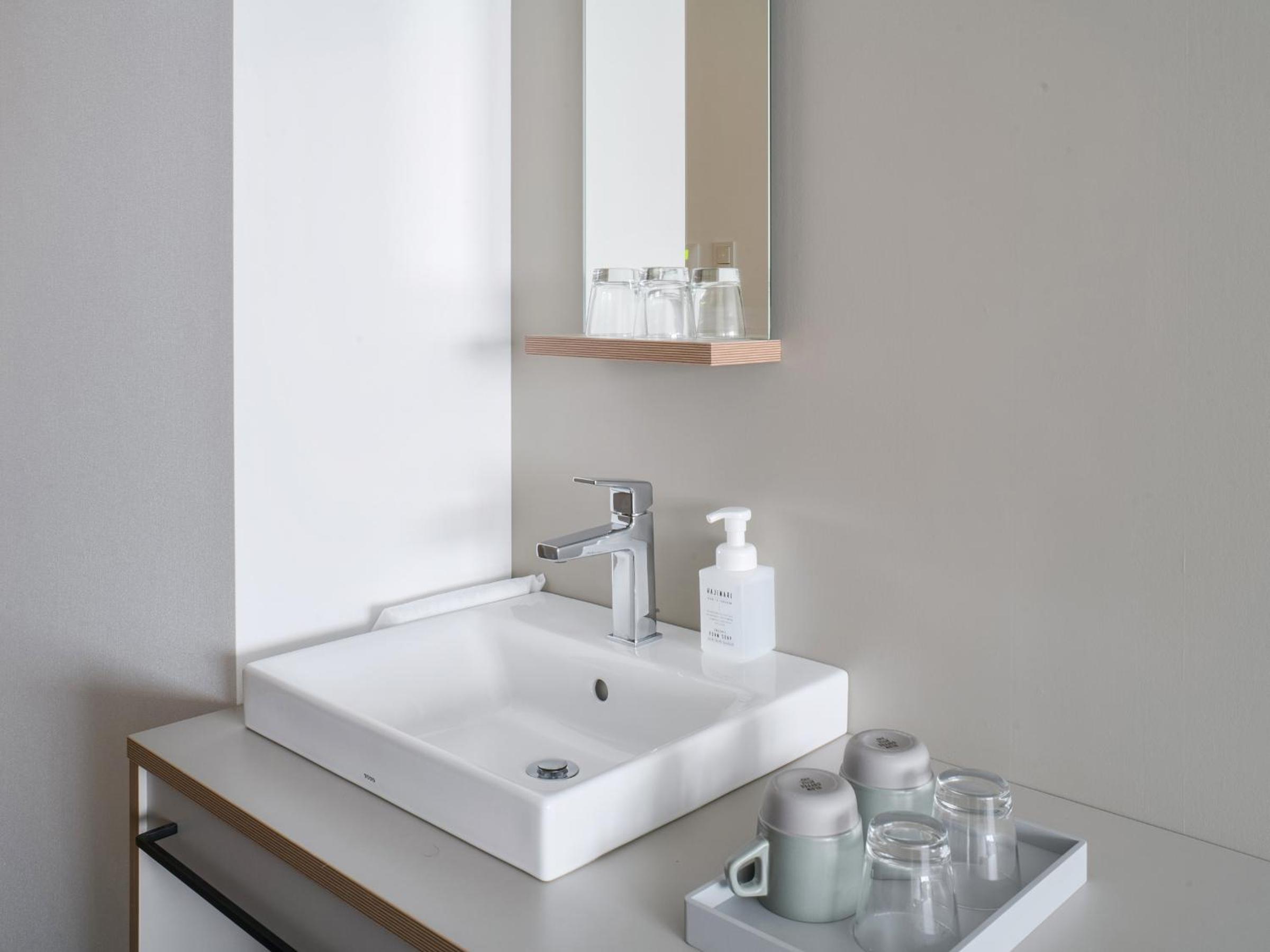 Standard Twin Room with Shower  - Photo 5