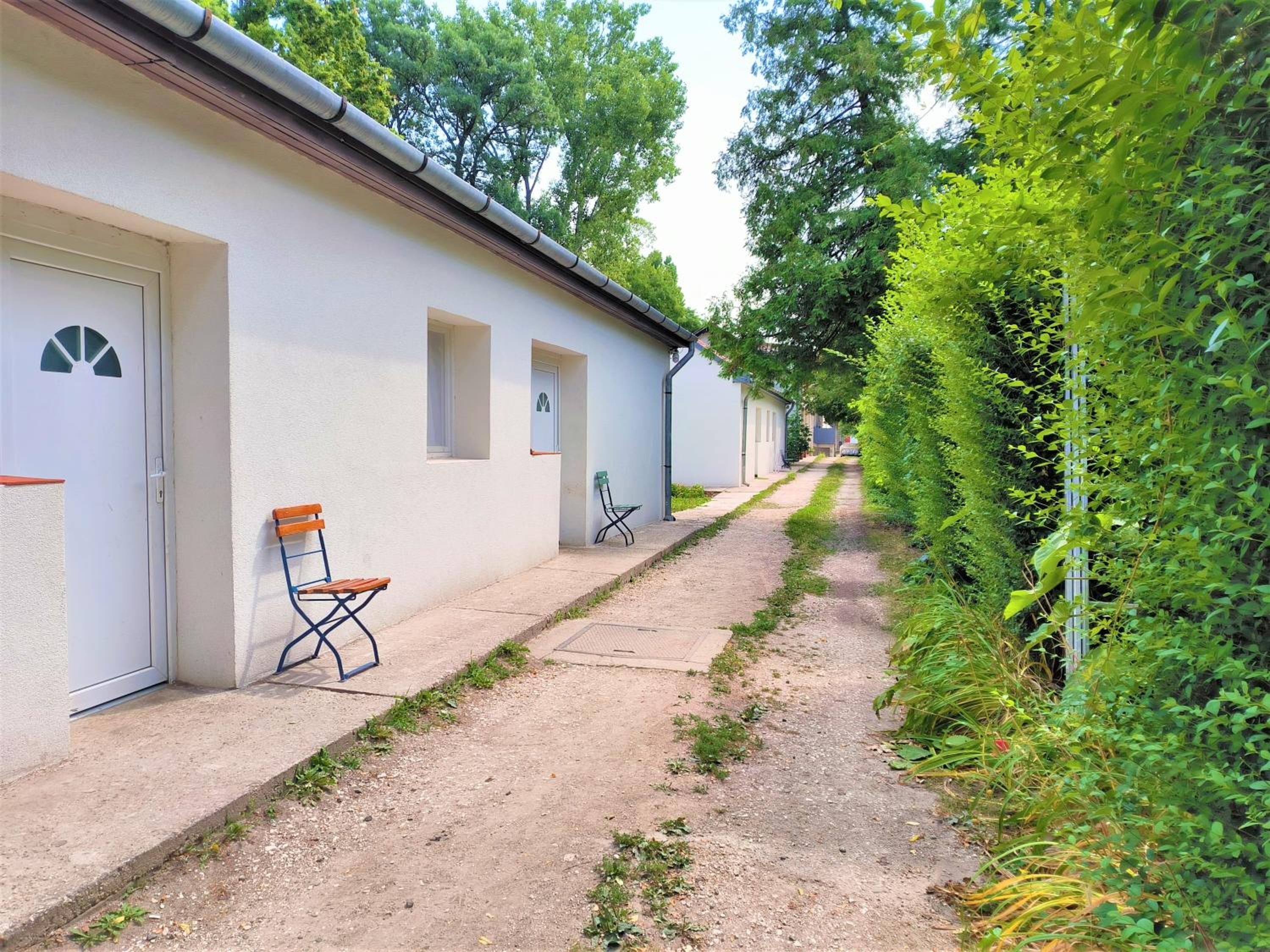 Studio Apartment - Photo 2
