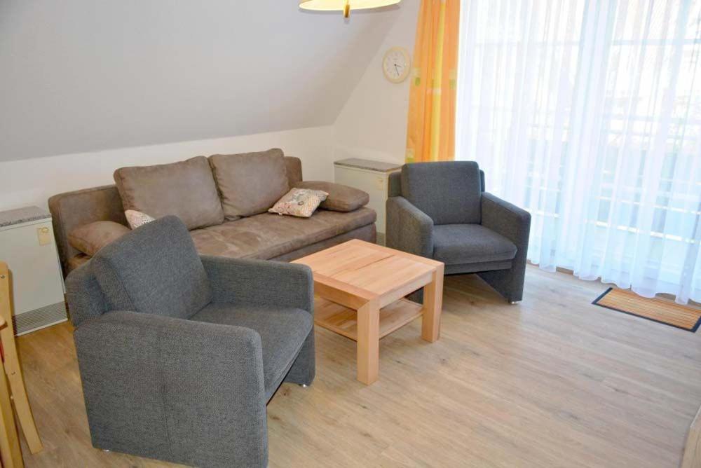Two-Bedroom Apartment with Shower  photo 1