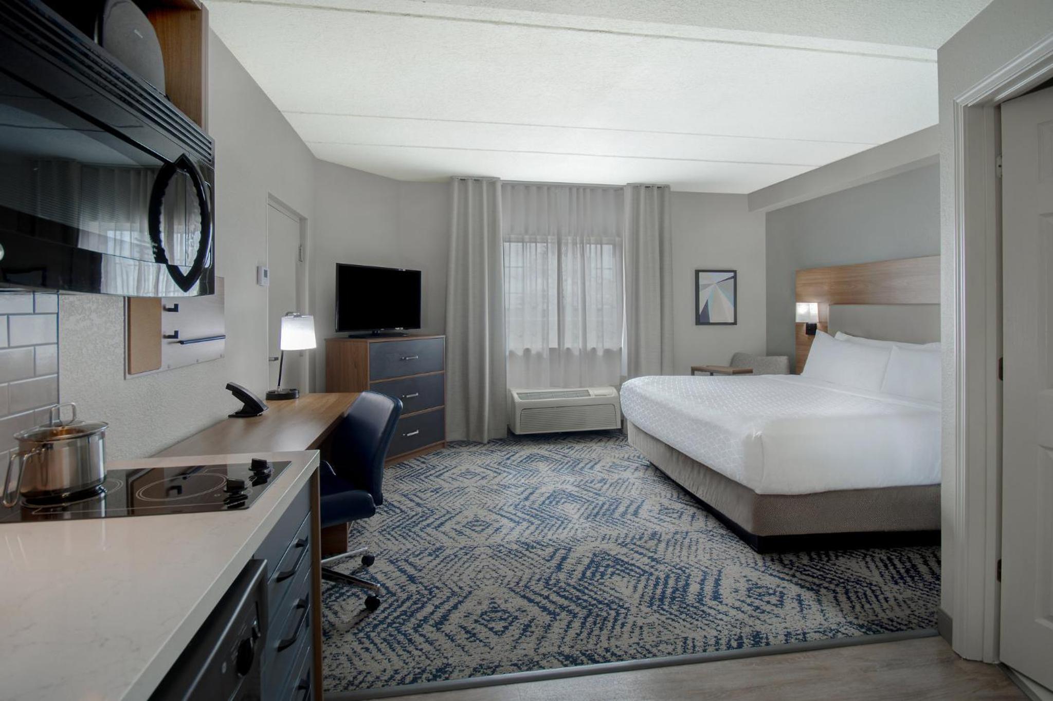King Studio Suite - Photo 3