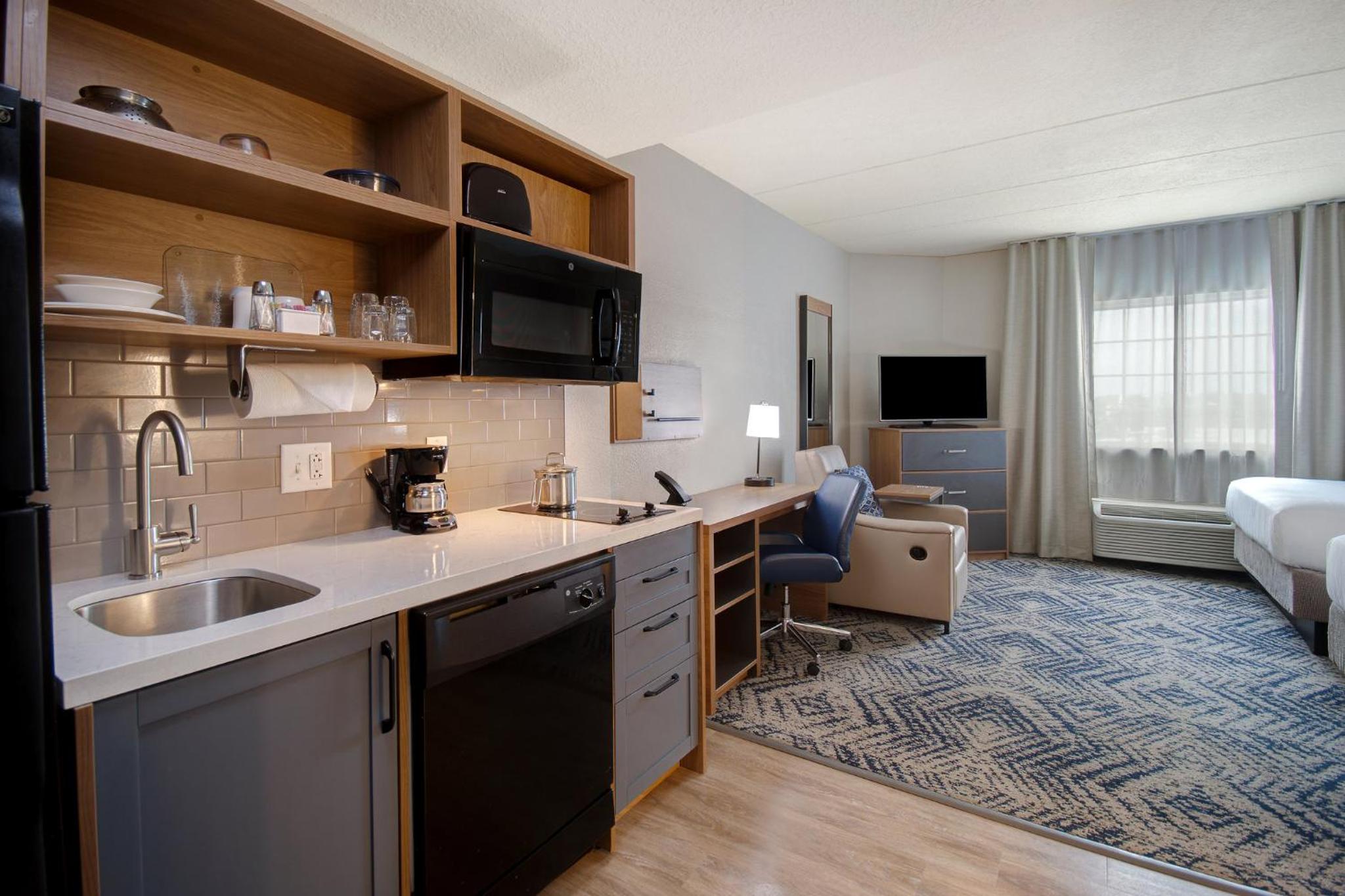 Studio Suite with Two Queen Beds - Photo 7