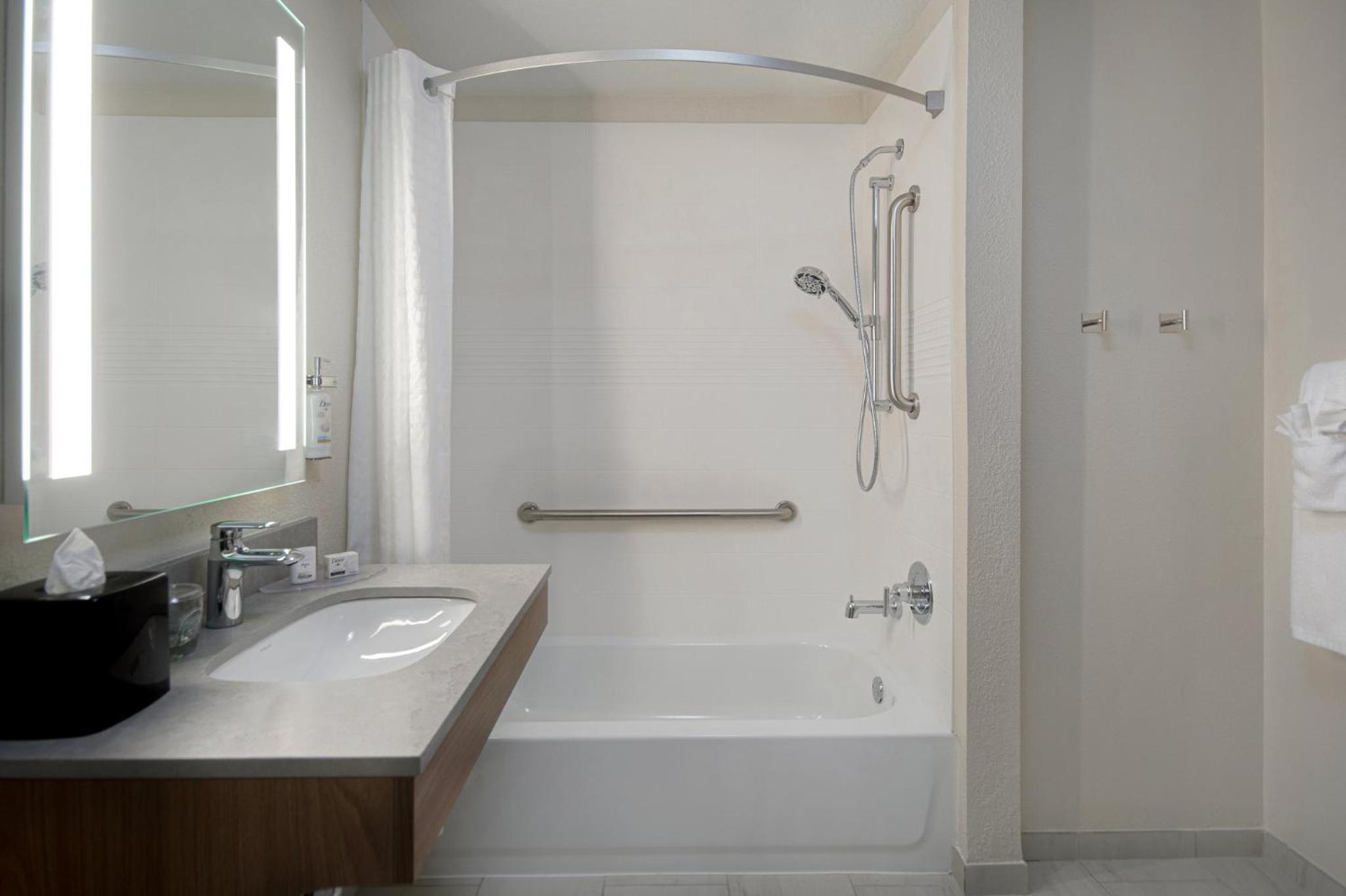 Studio Queen Suite with Two Queen Beds - Communications Accessible - Photo 7