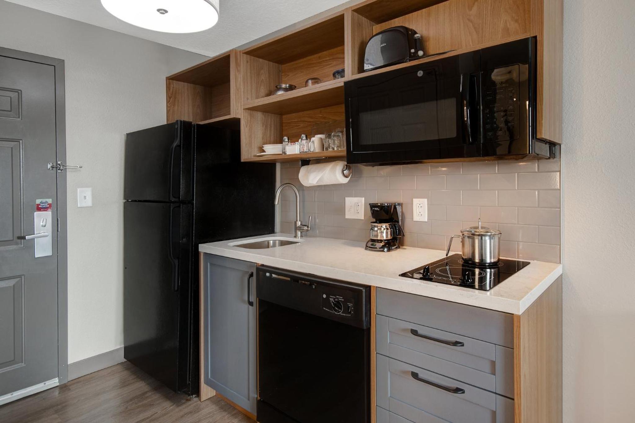 King Studio Suite - Photo 2