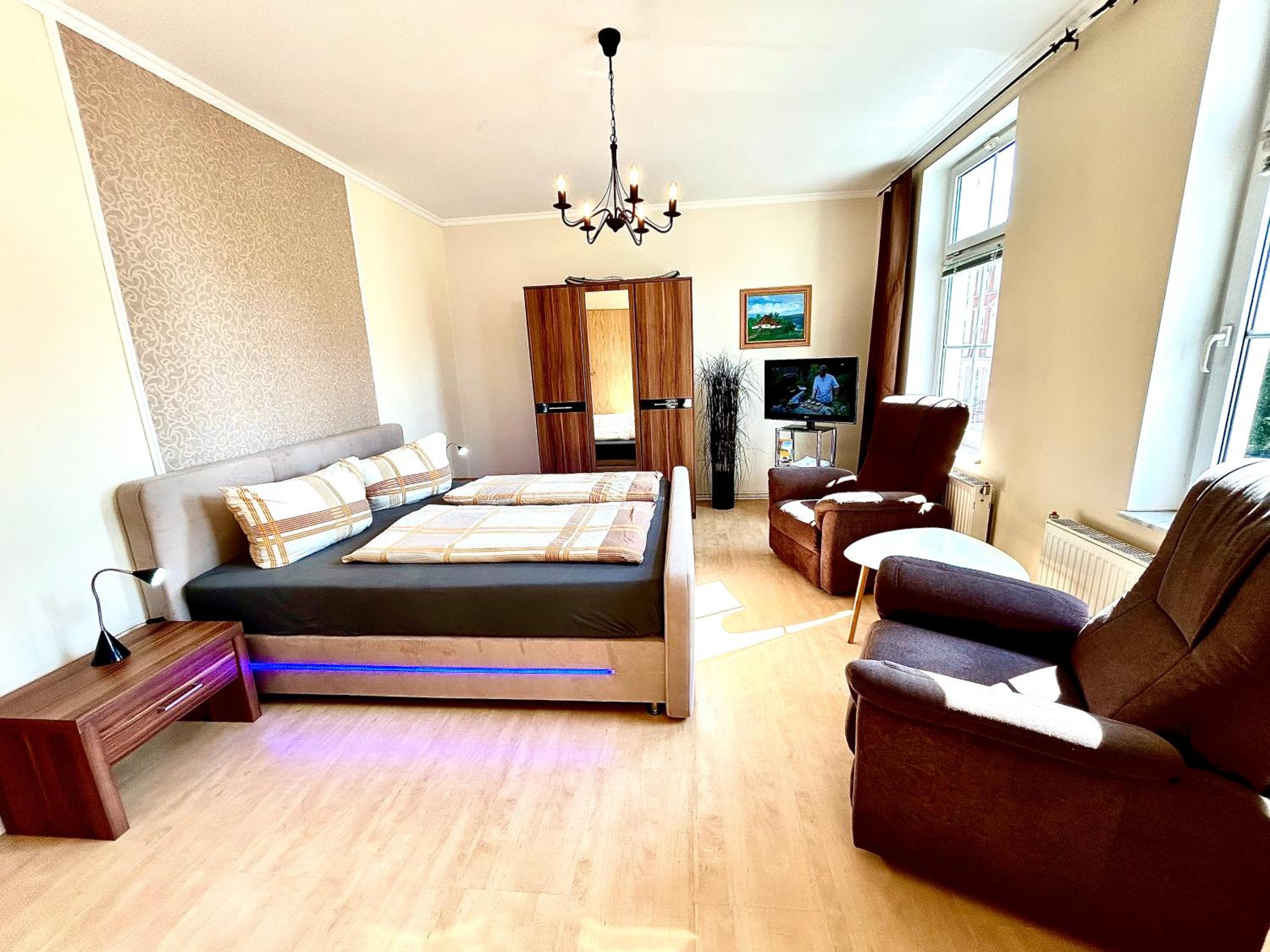 One-Bedroom Apartment with Balcony photo 3