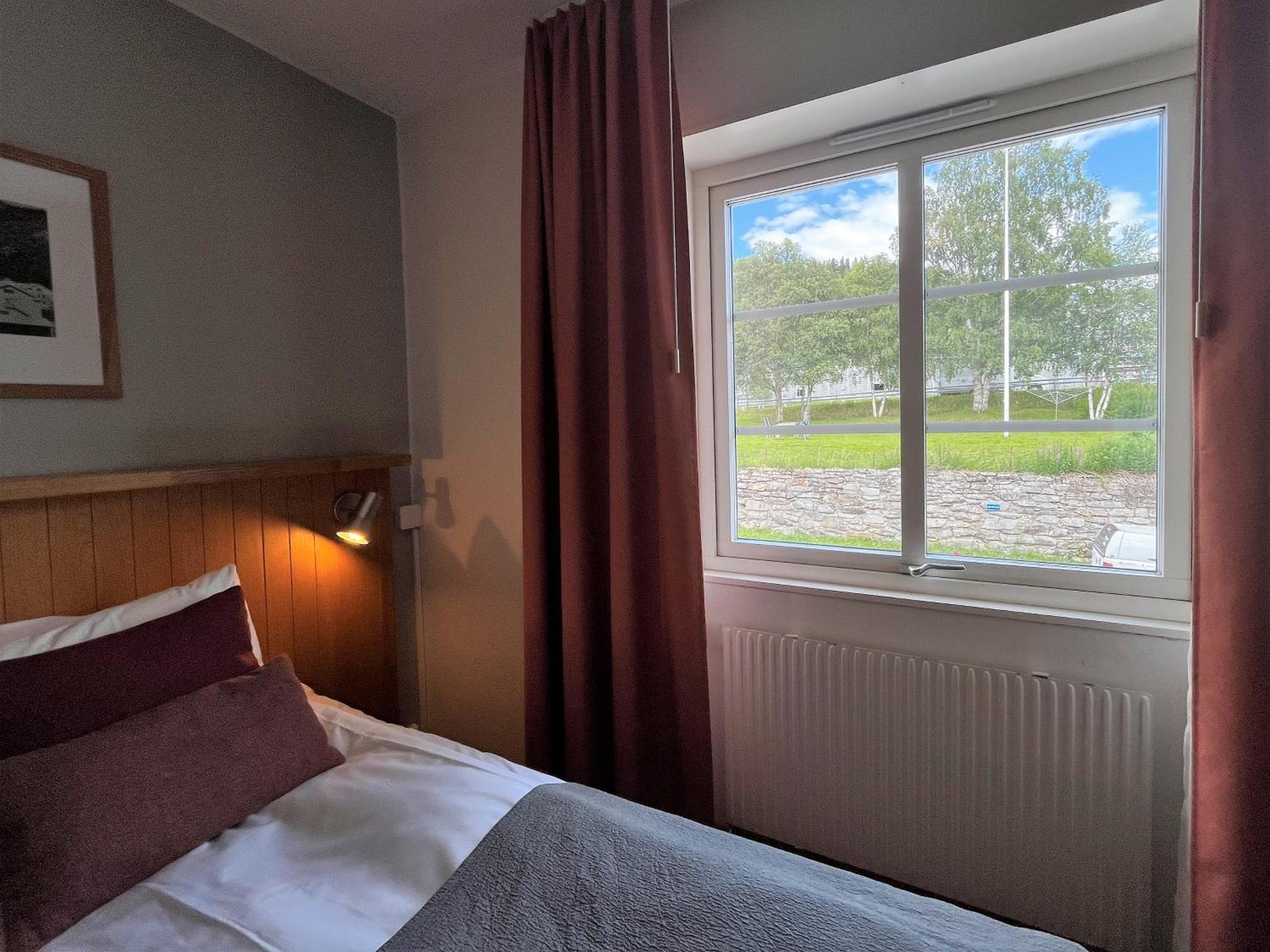 Large Double Room with Mountain View photo 1