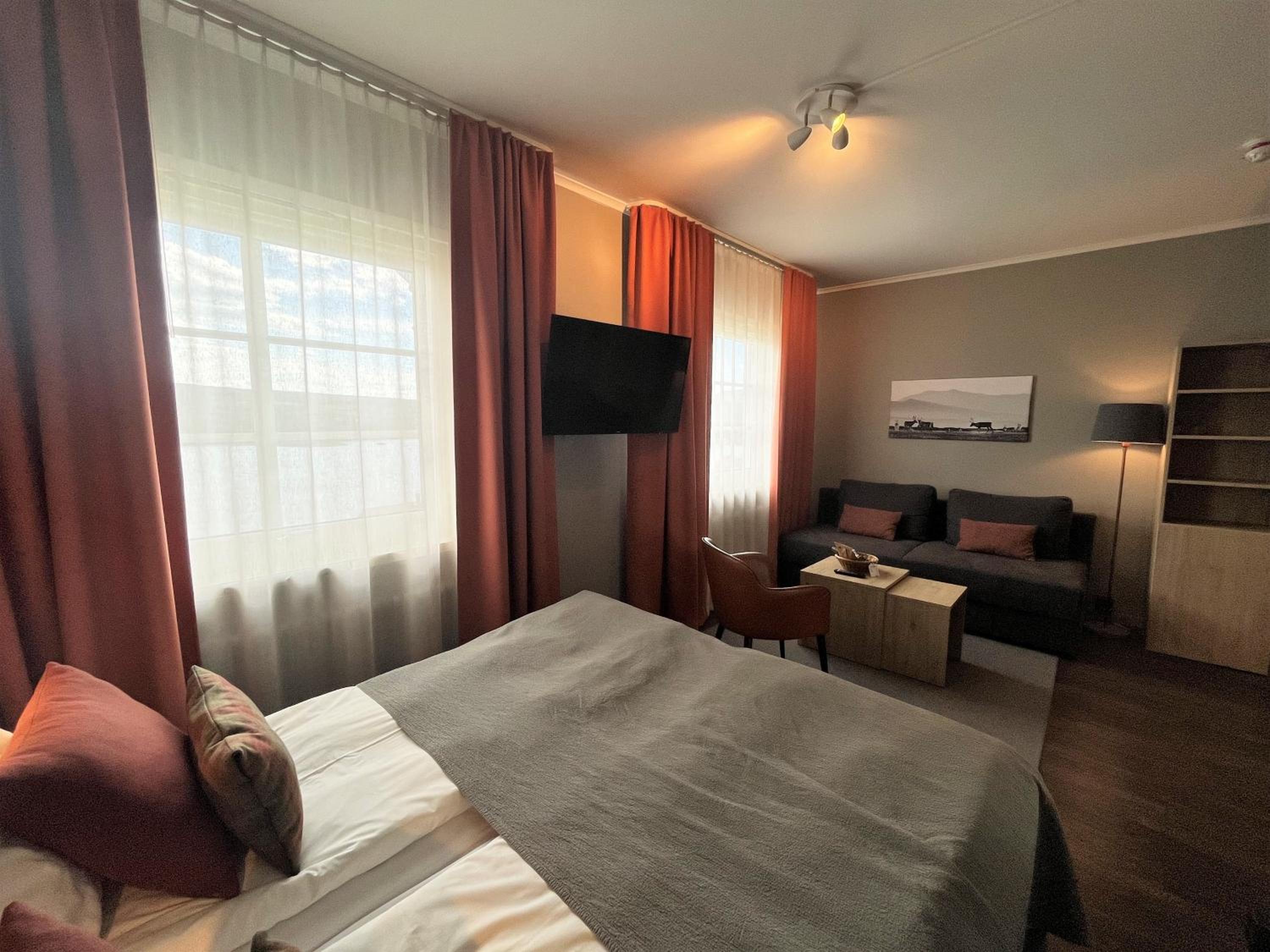 Junior Suite with Lake View photo 2