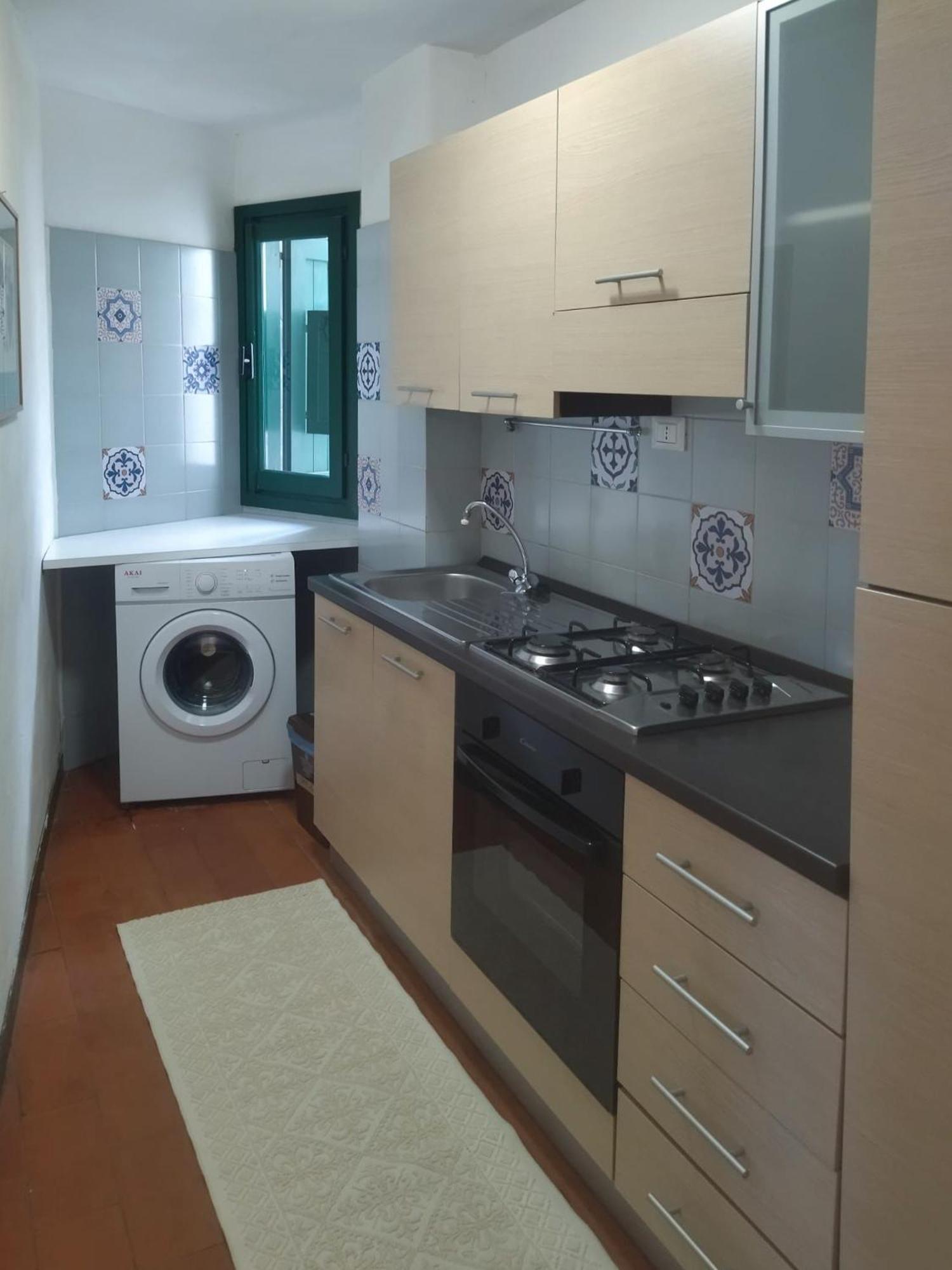 One-Bedroom Apartment - Photo 2