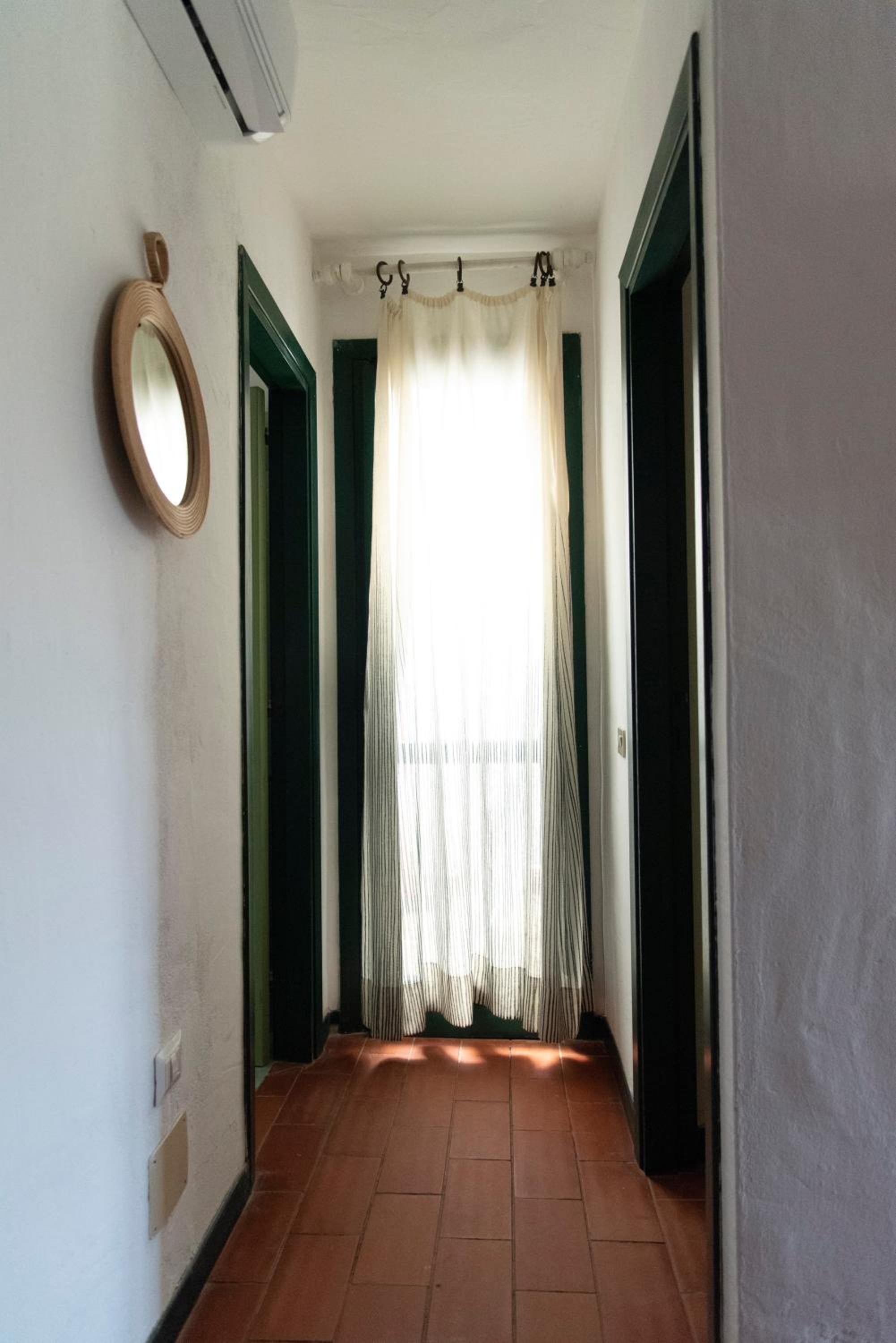 One-Bedroom Apartment - Photo 10