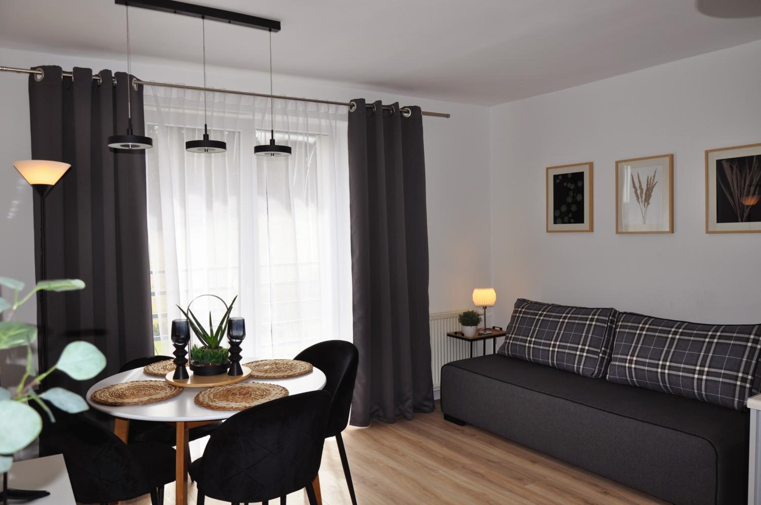 Apartment with Balcony photo 1
