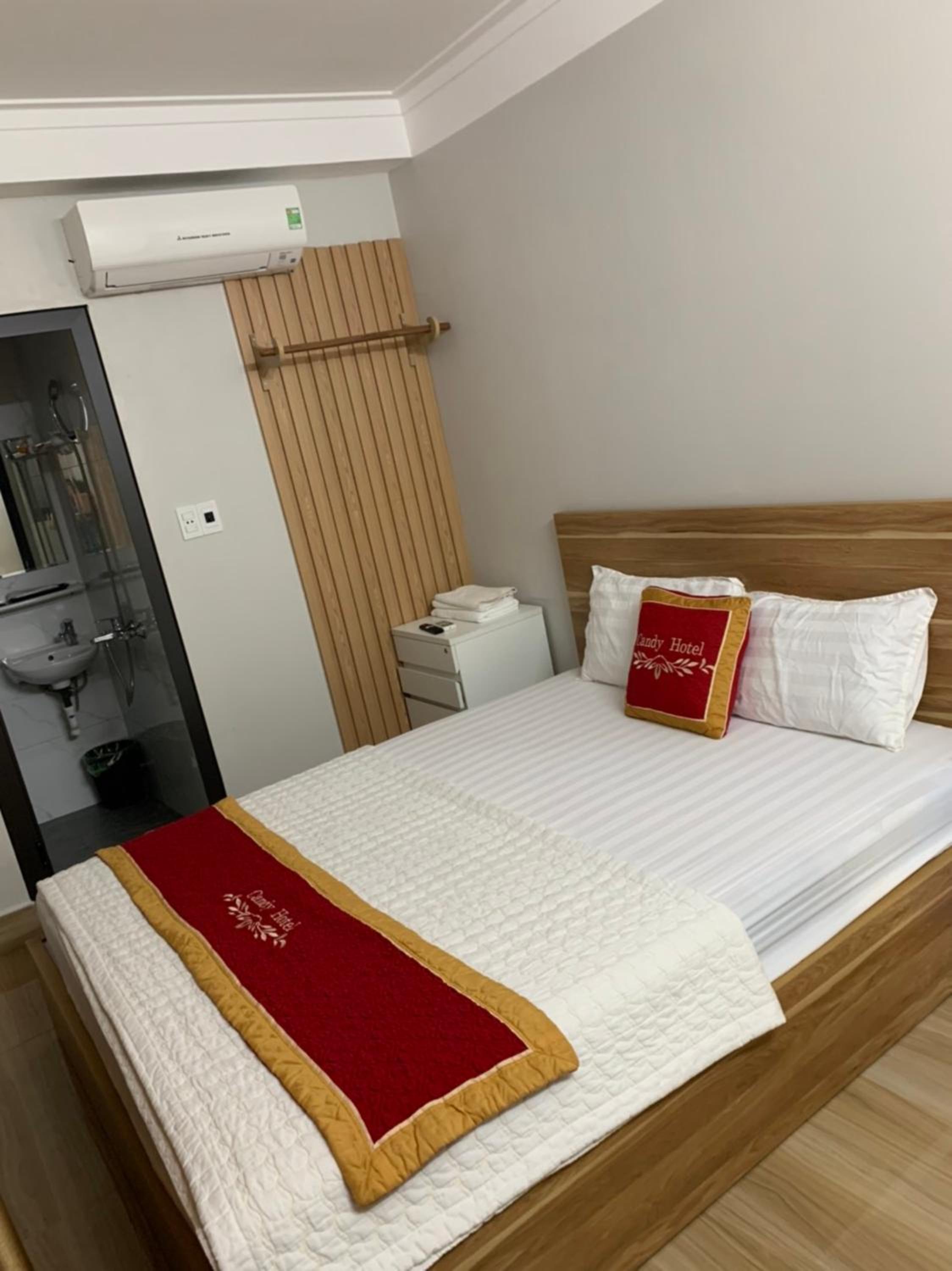 Standard Double Room - Photo 4