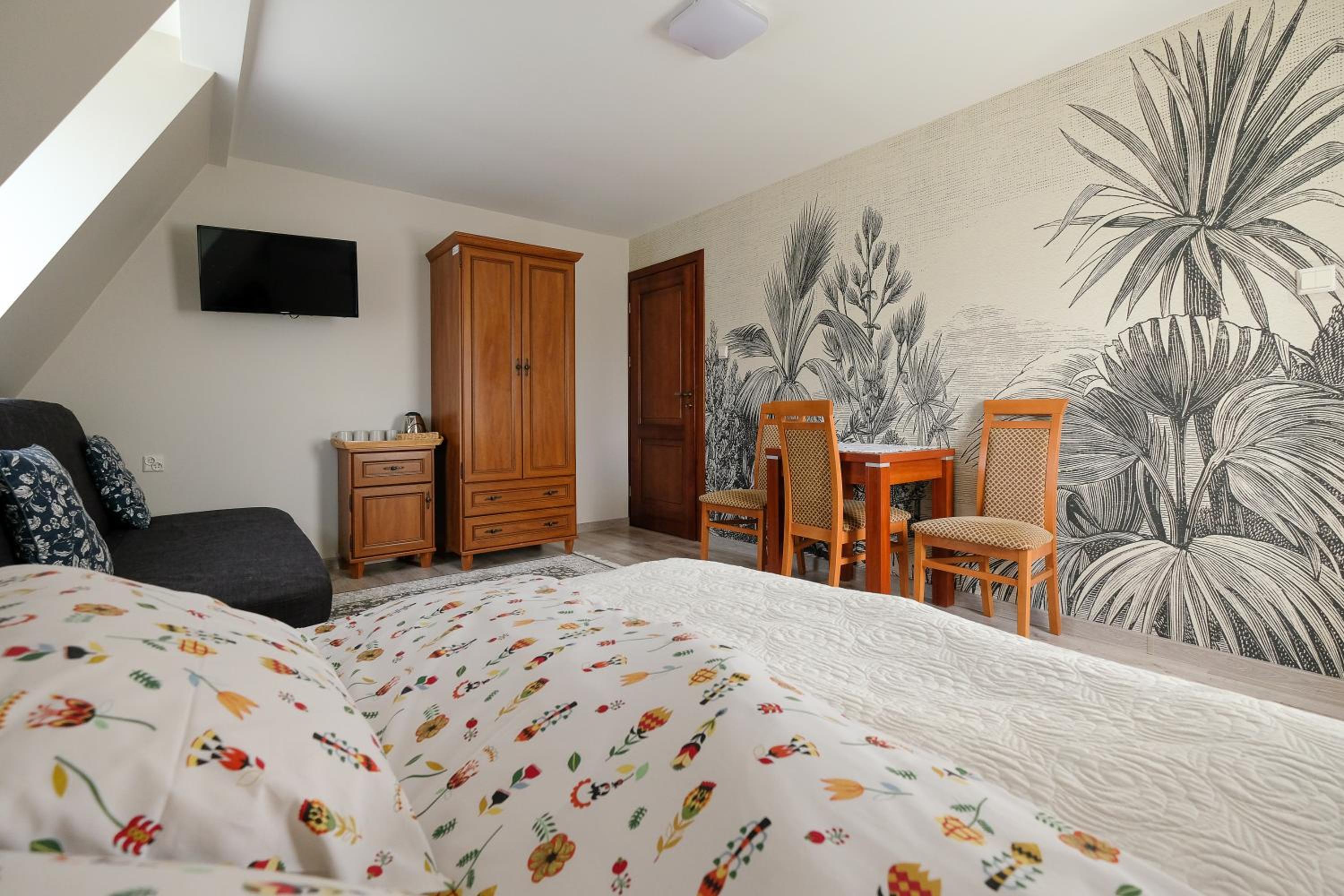 Quadruple Room with Private Bathroom photo 1
