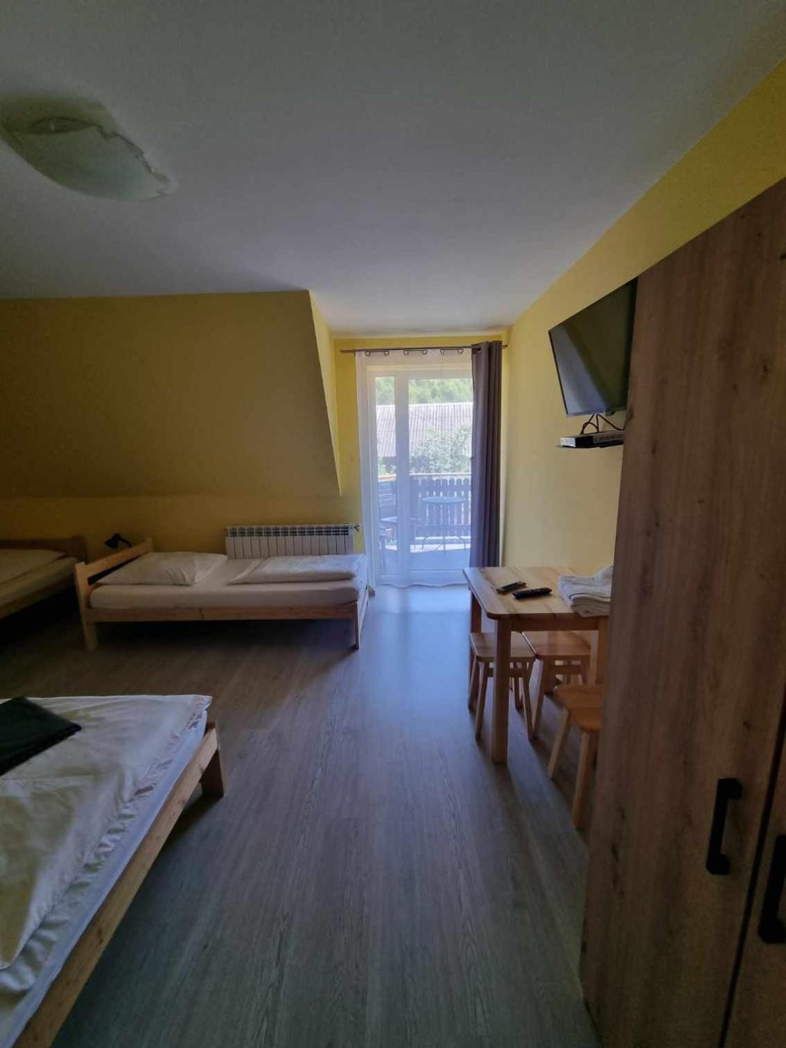 Quadruple Room with Bathroom photo 2