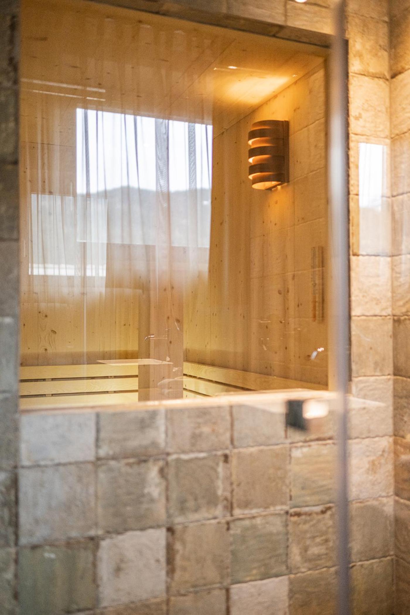 Suite with Sauna photo 2