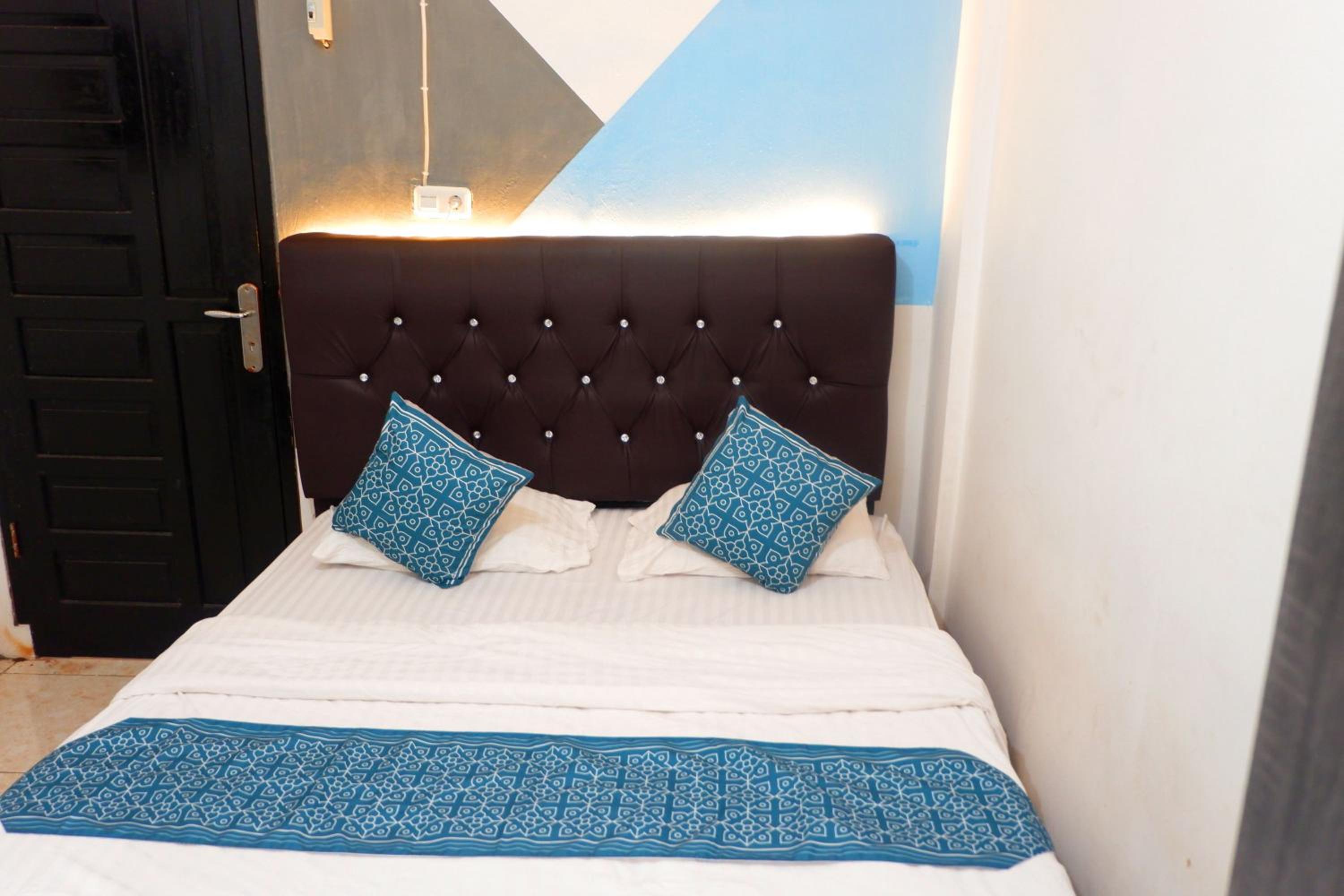 Standard Double Room - Photo 2