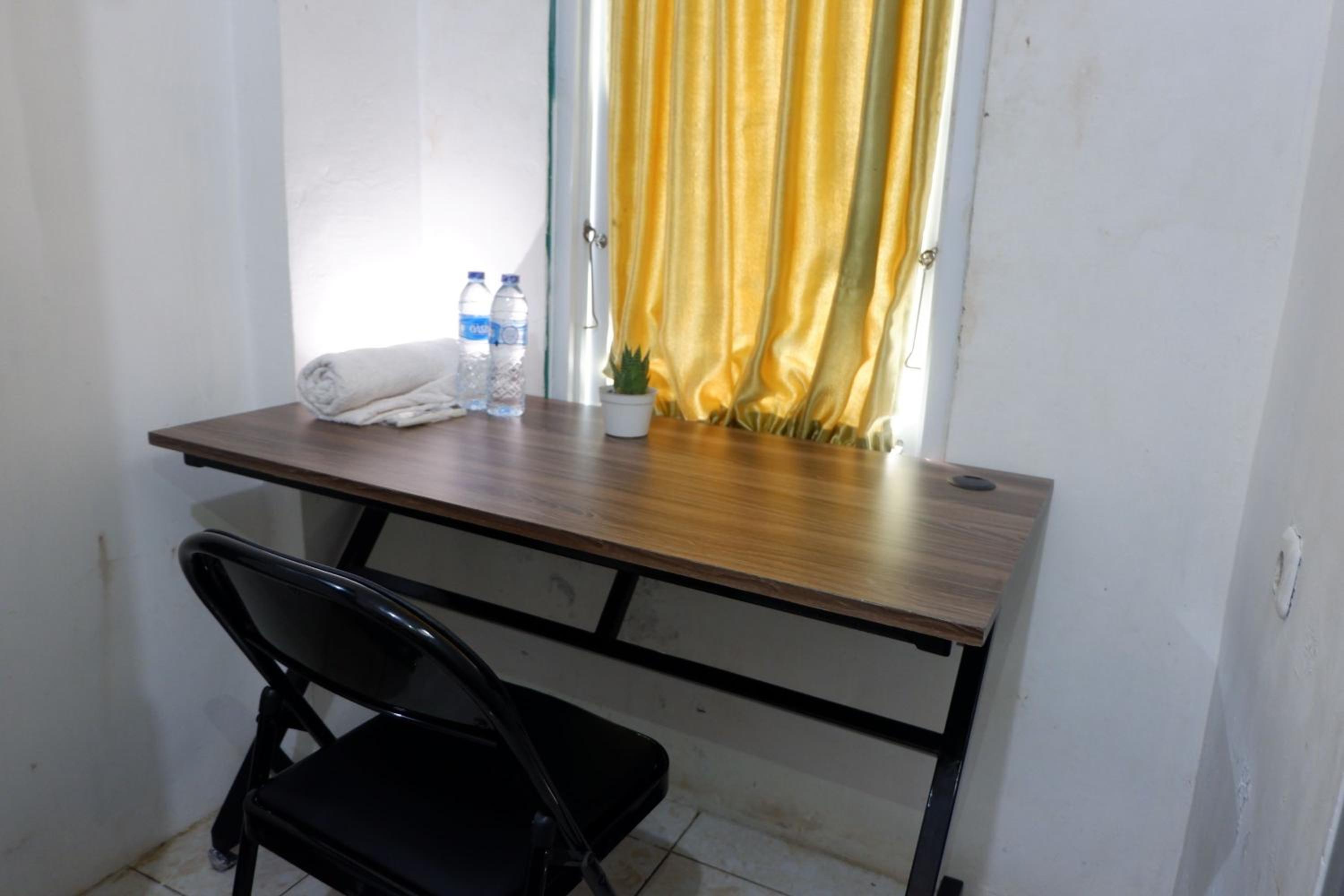 Standard Double Room - Photo 8