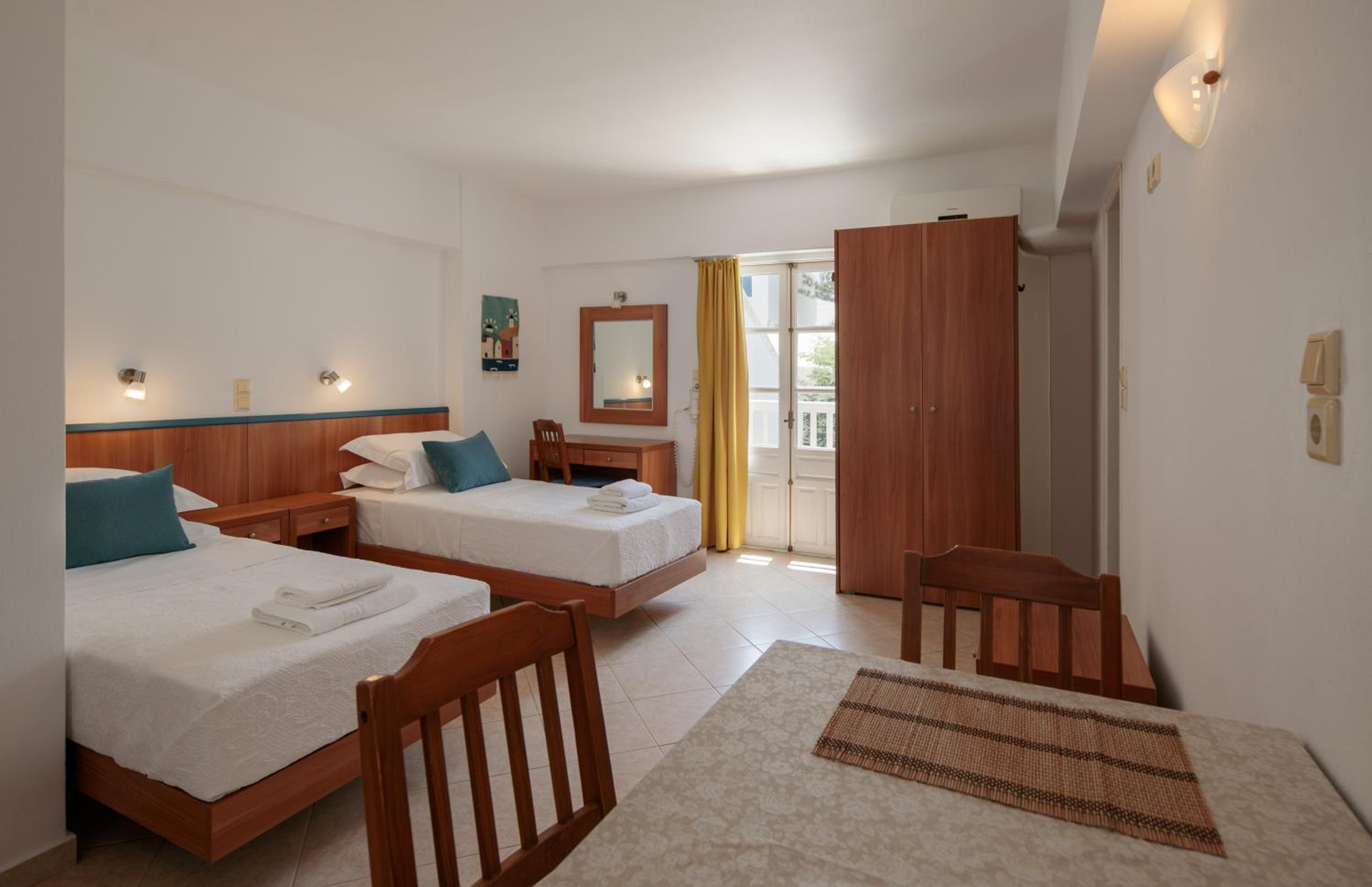 Studio Apartment photo 1