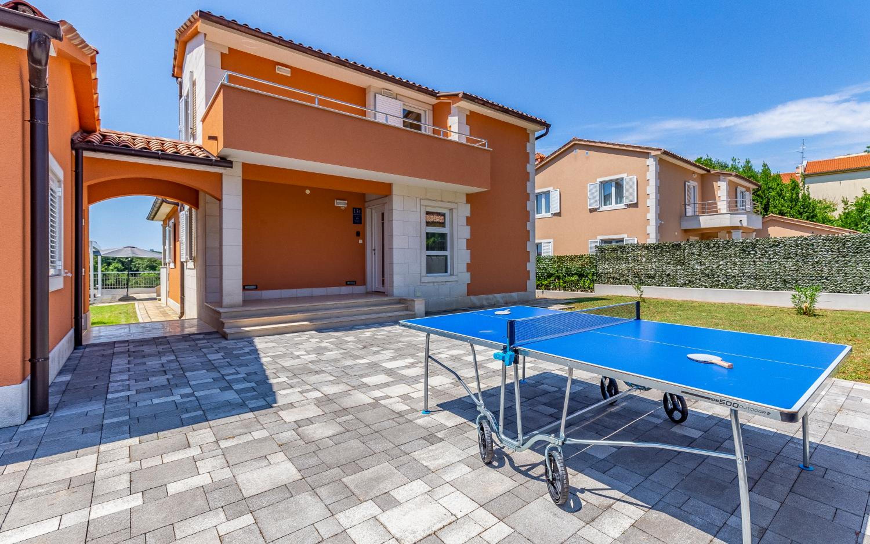 Standard Villa photo 2
