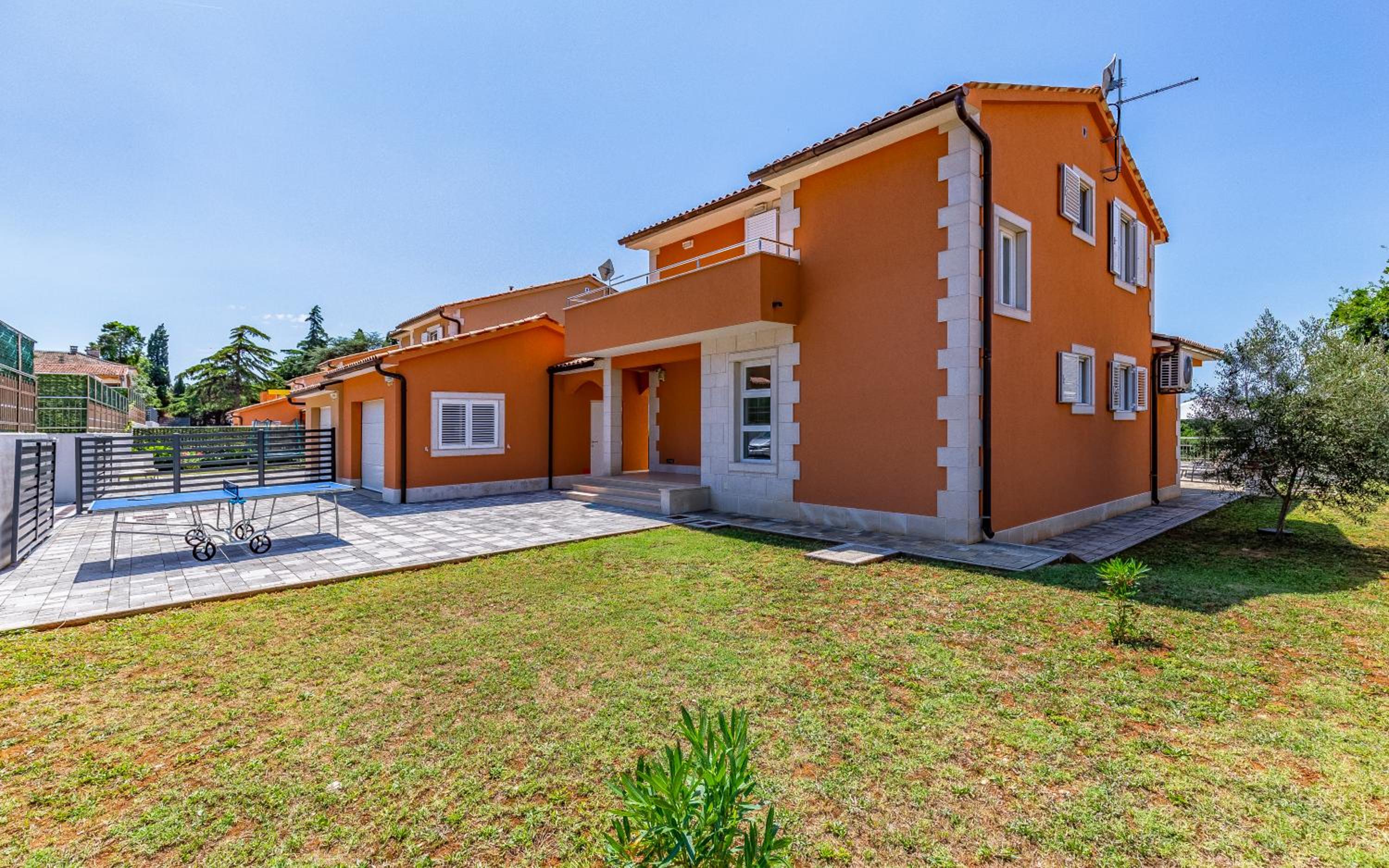 Villa photo 3