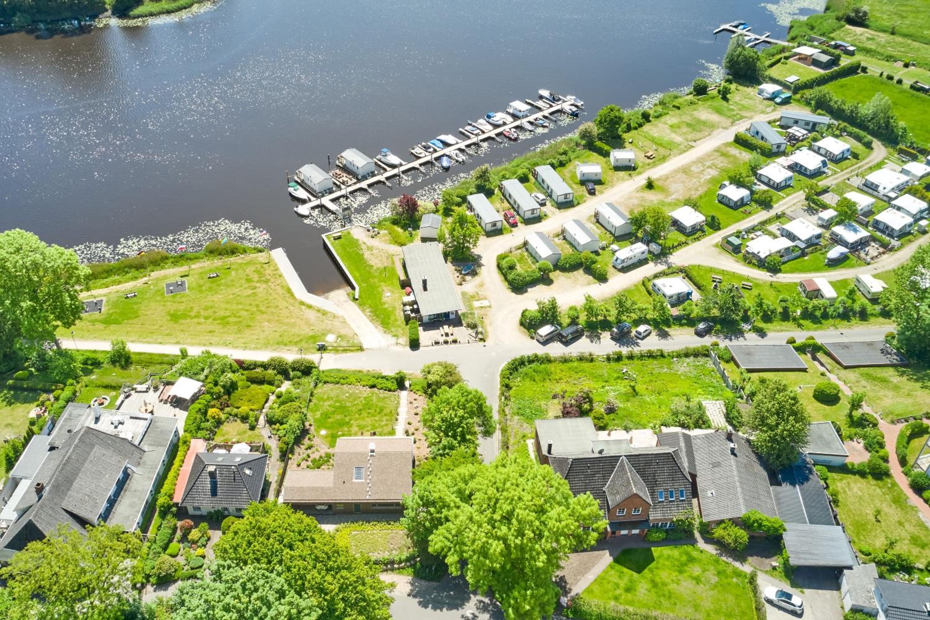 Apartment With Lake View photo 2