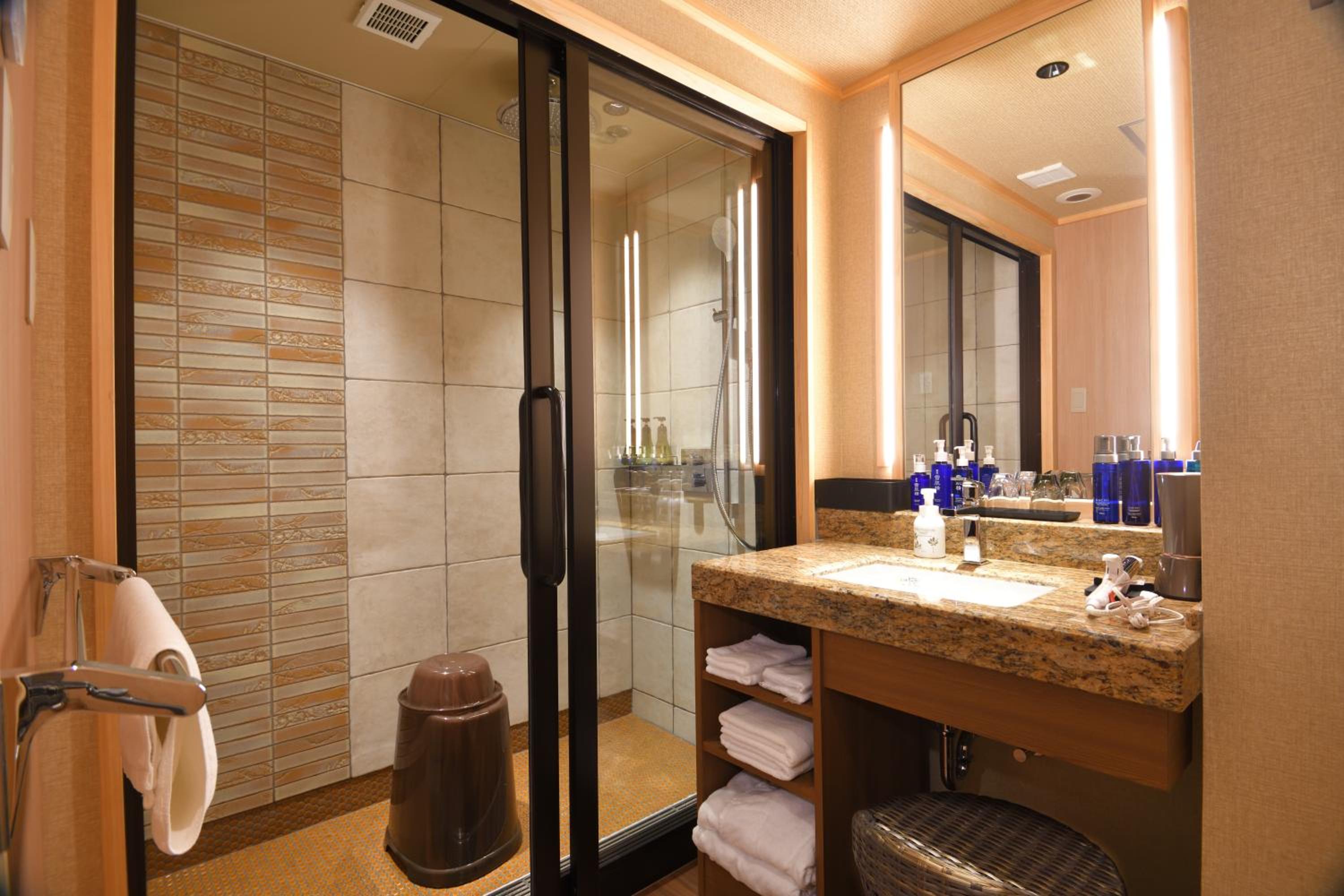 Executive Twin Room - Photo 2