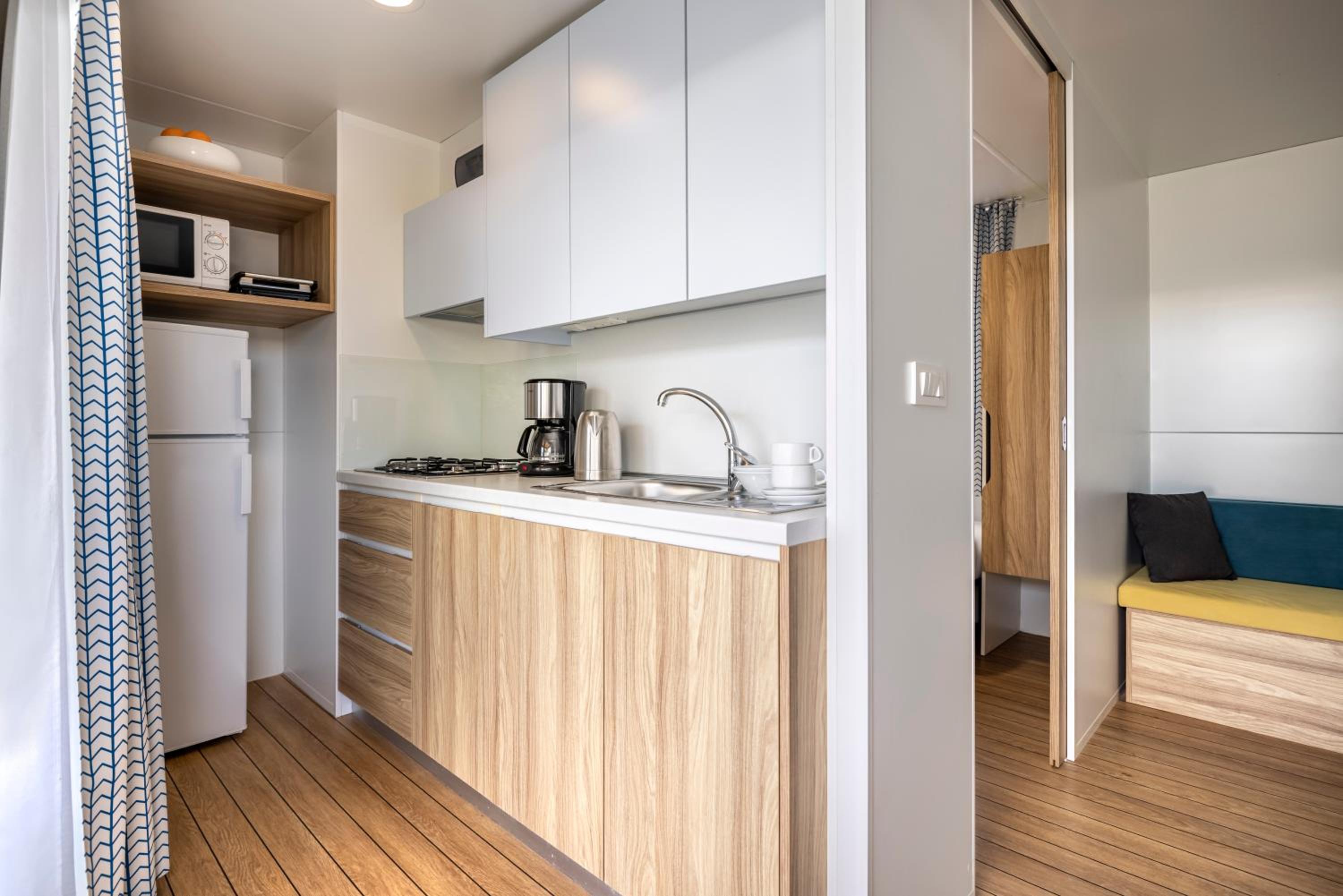 Superior Two-bedroom Mobile Home photo 3