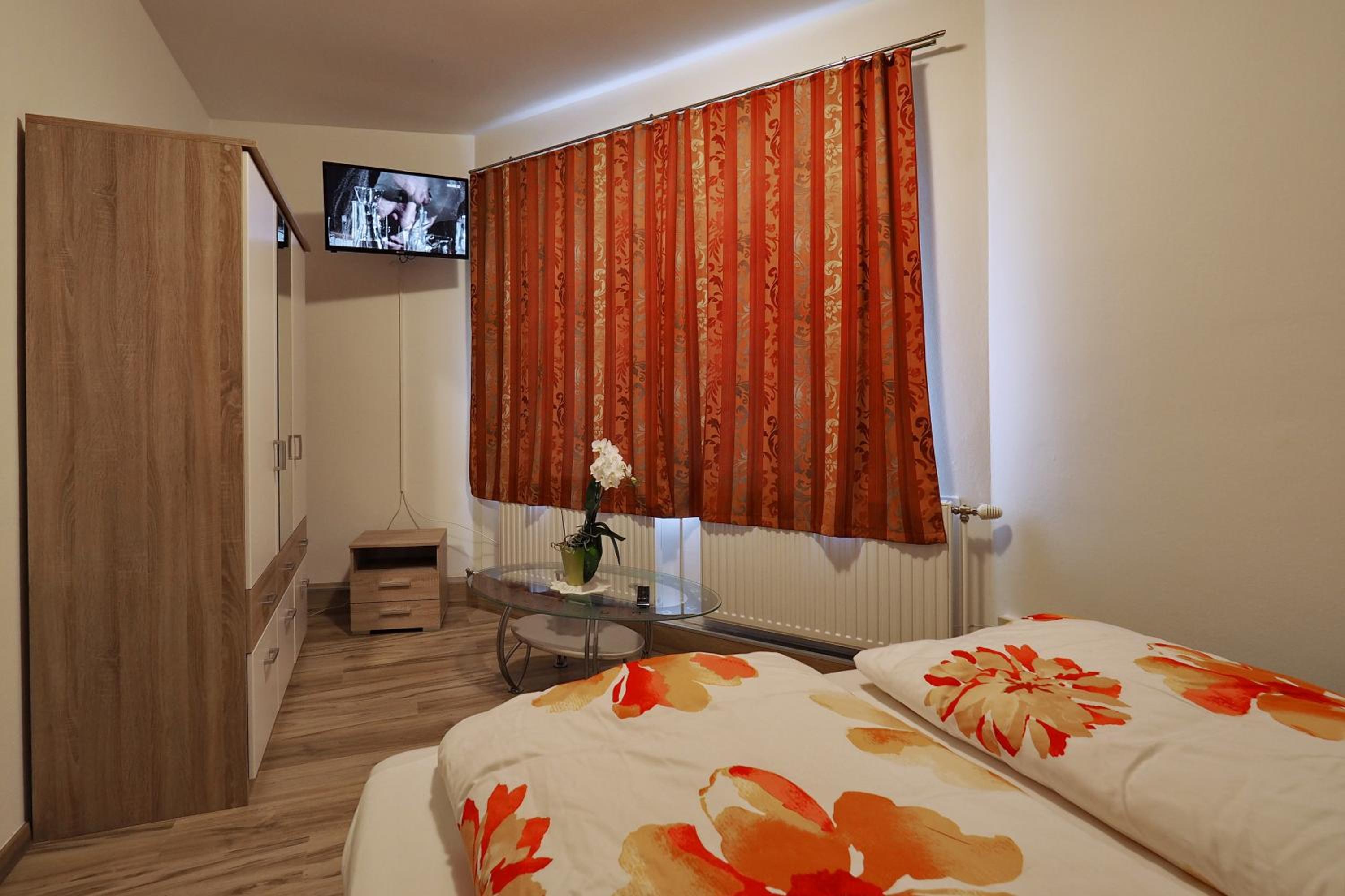 Double Room - Photo 4