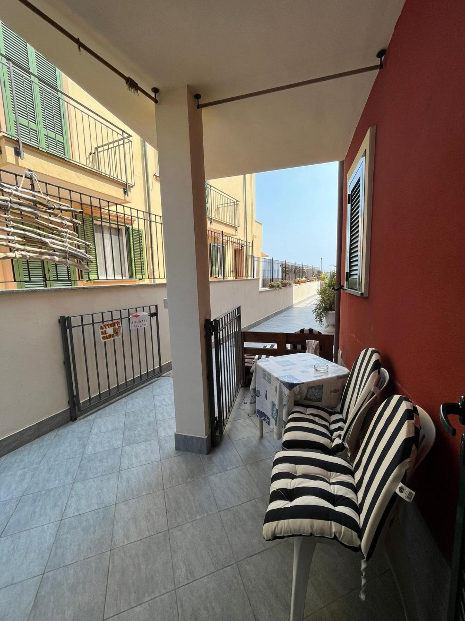 Studio Apartment - Ground Floor photo 2