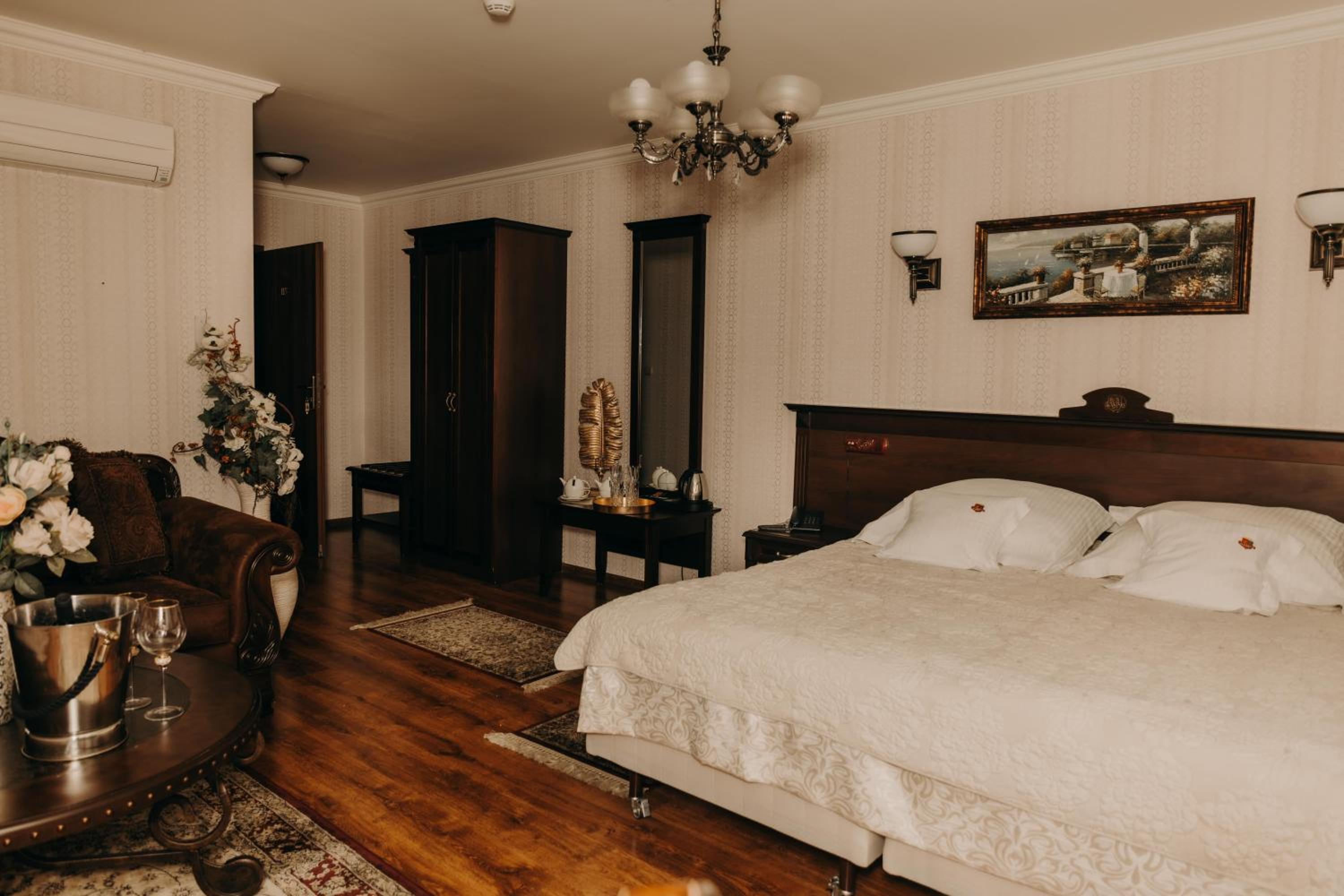 Deluxe Double Room photo 2