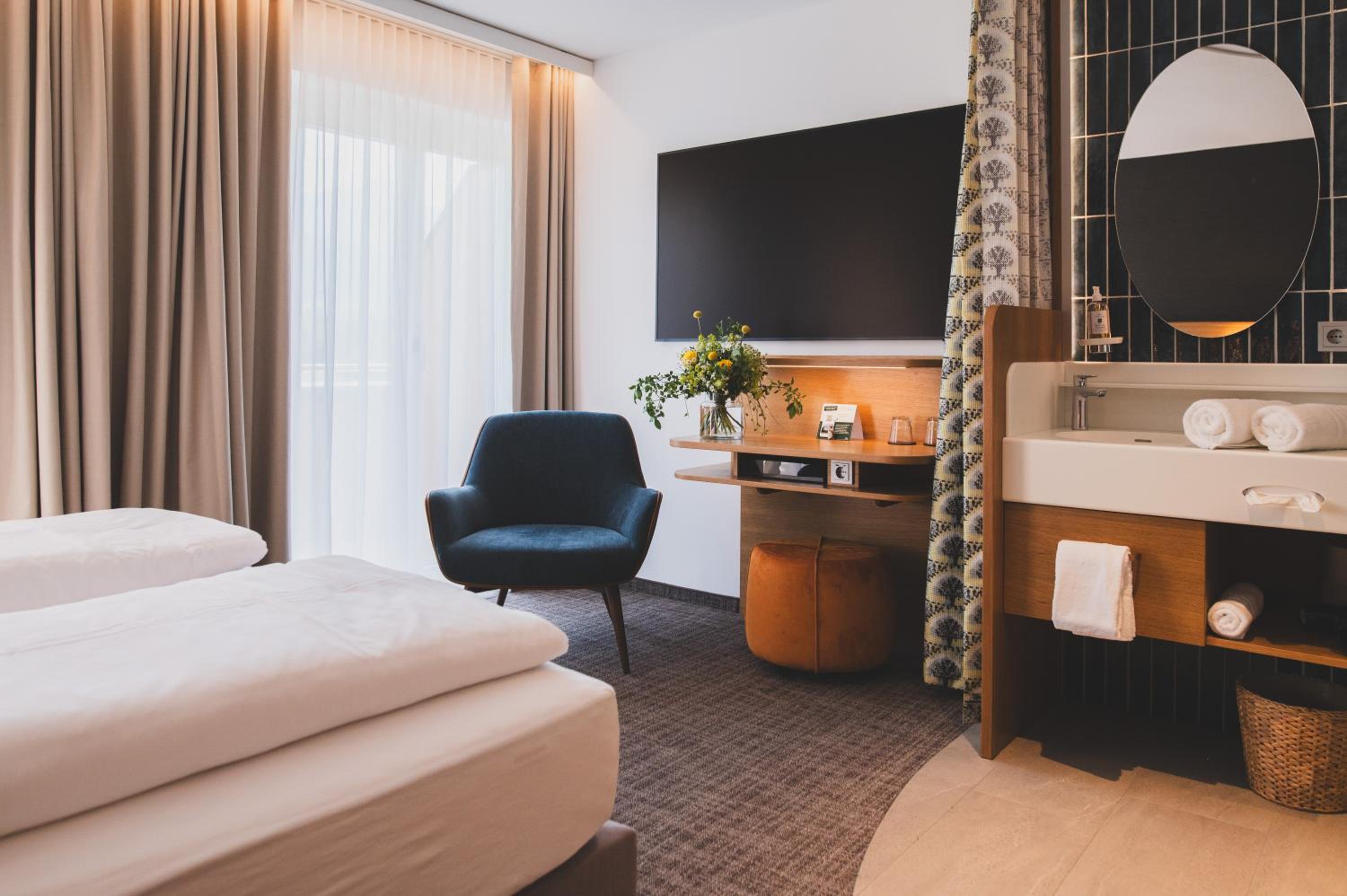 Double Room with Balcony - Photo 6