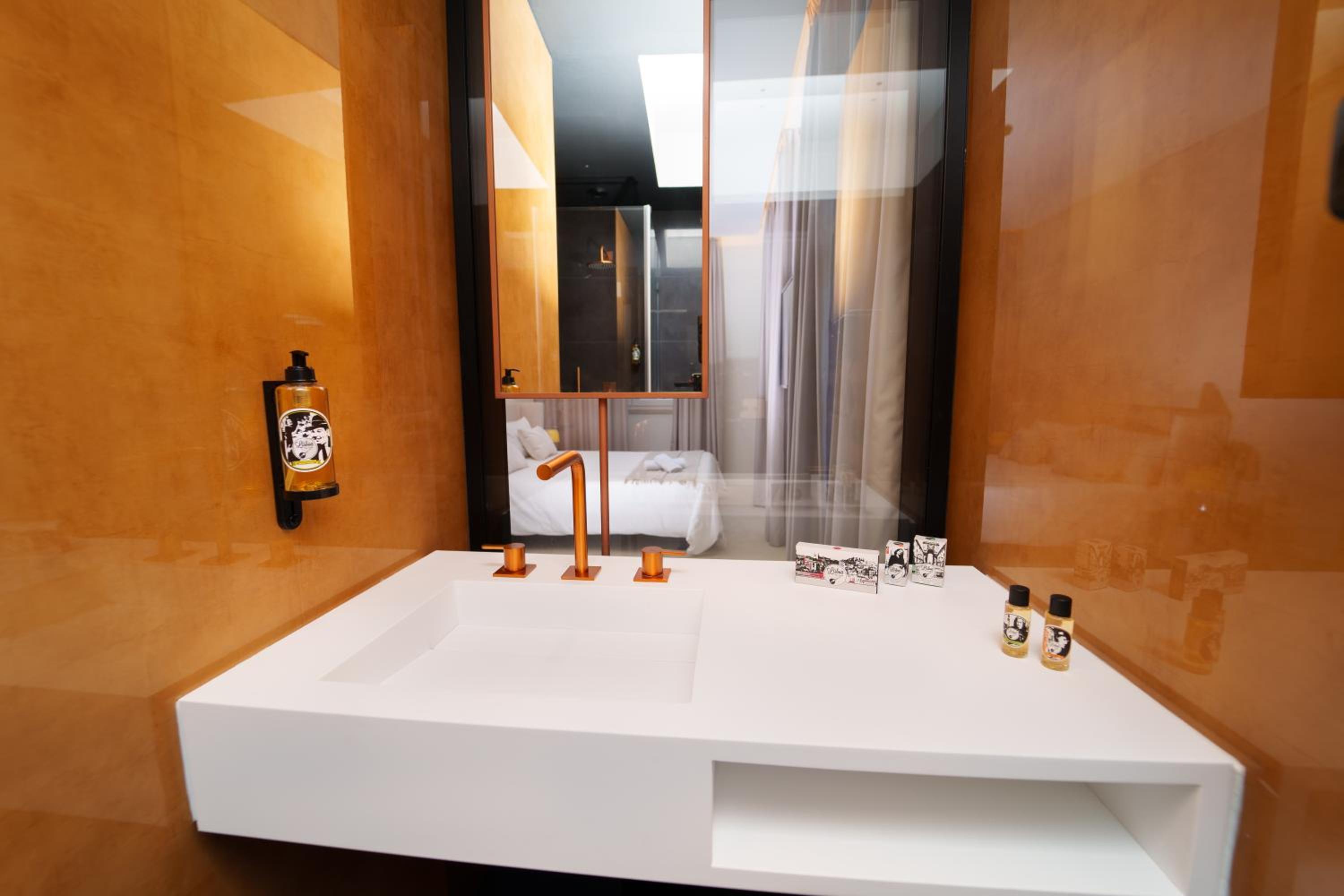 Double Room - Photo 5