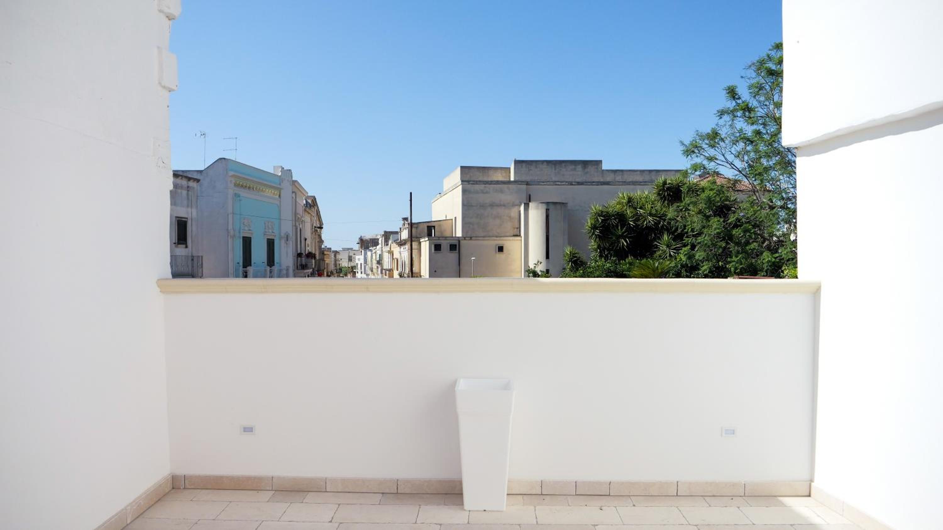 Double Room with Garden View - Photo 10