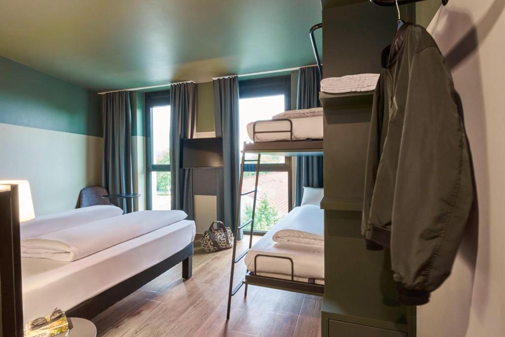 Family Room with Double Bed and Bunk Bed