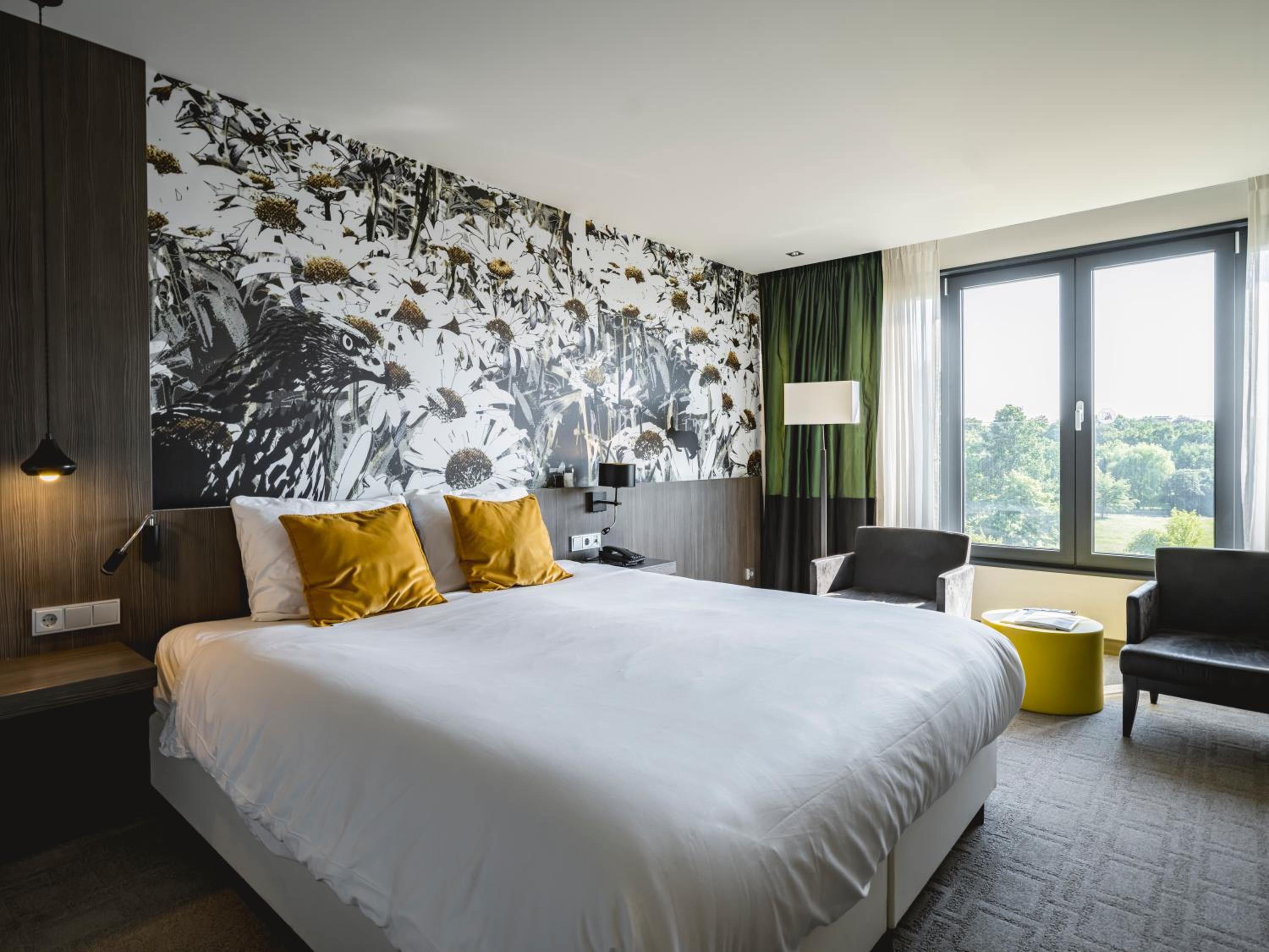 Comfort King Room with Garden View - Photo 1
