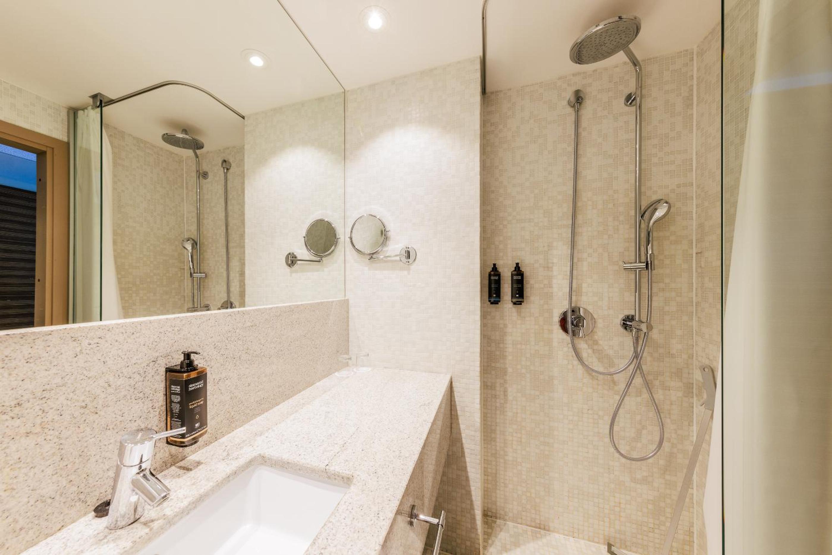 Privilege Double Room - Photo 8