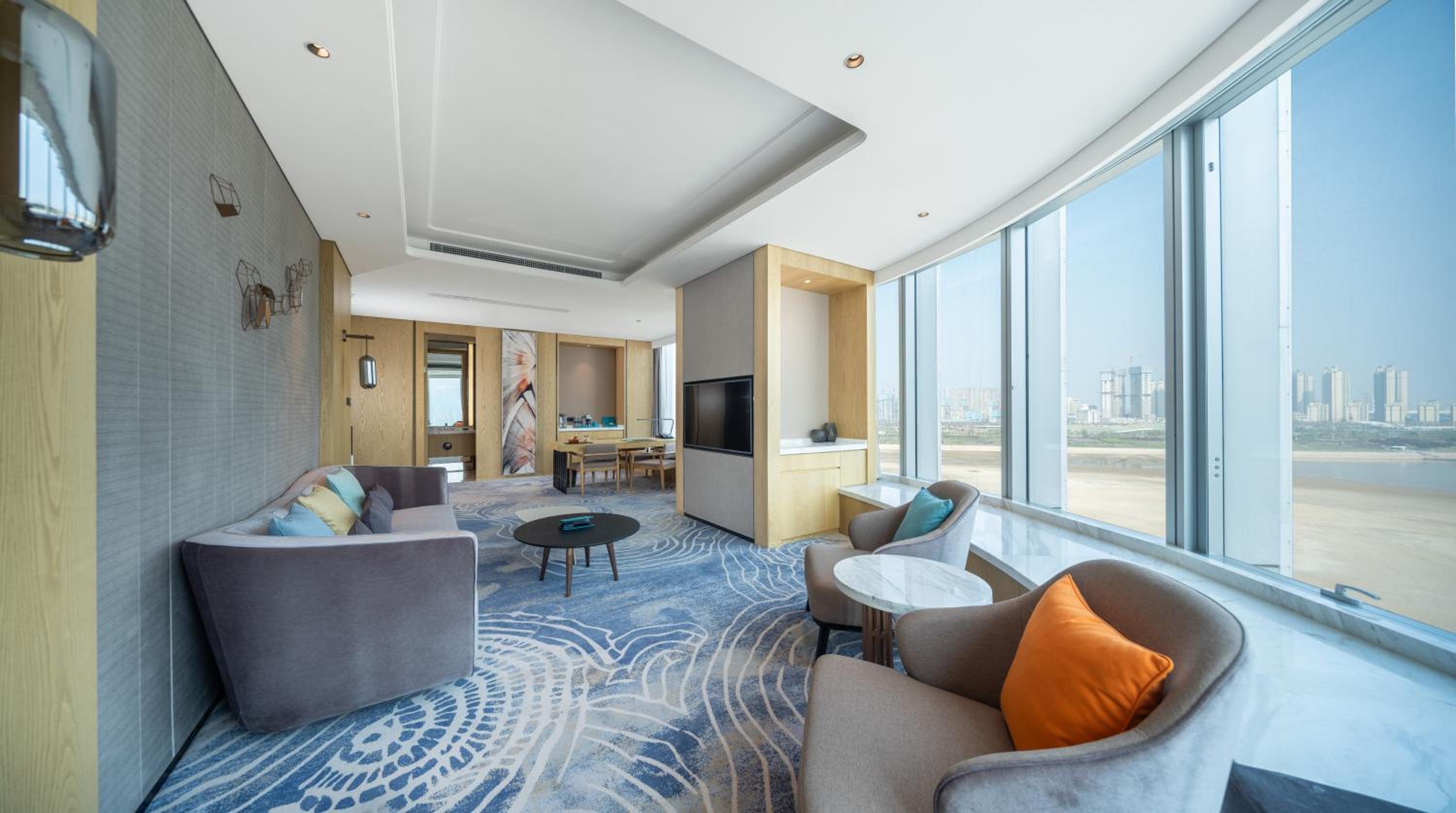 Panorama Conner Suite, Club level, 1 Bedroom Larger Suite