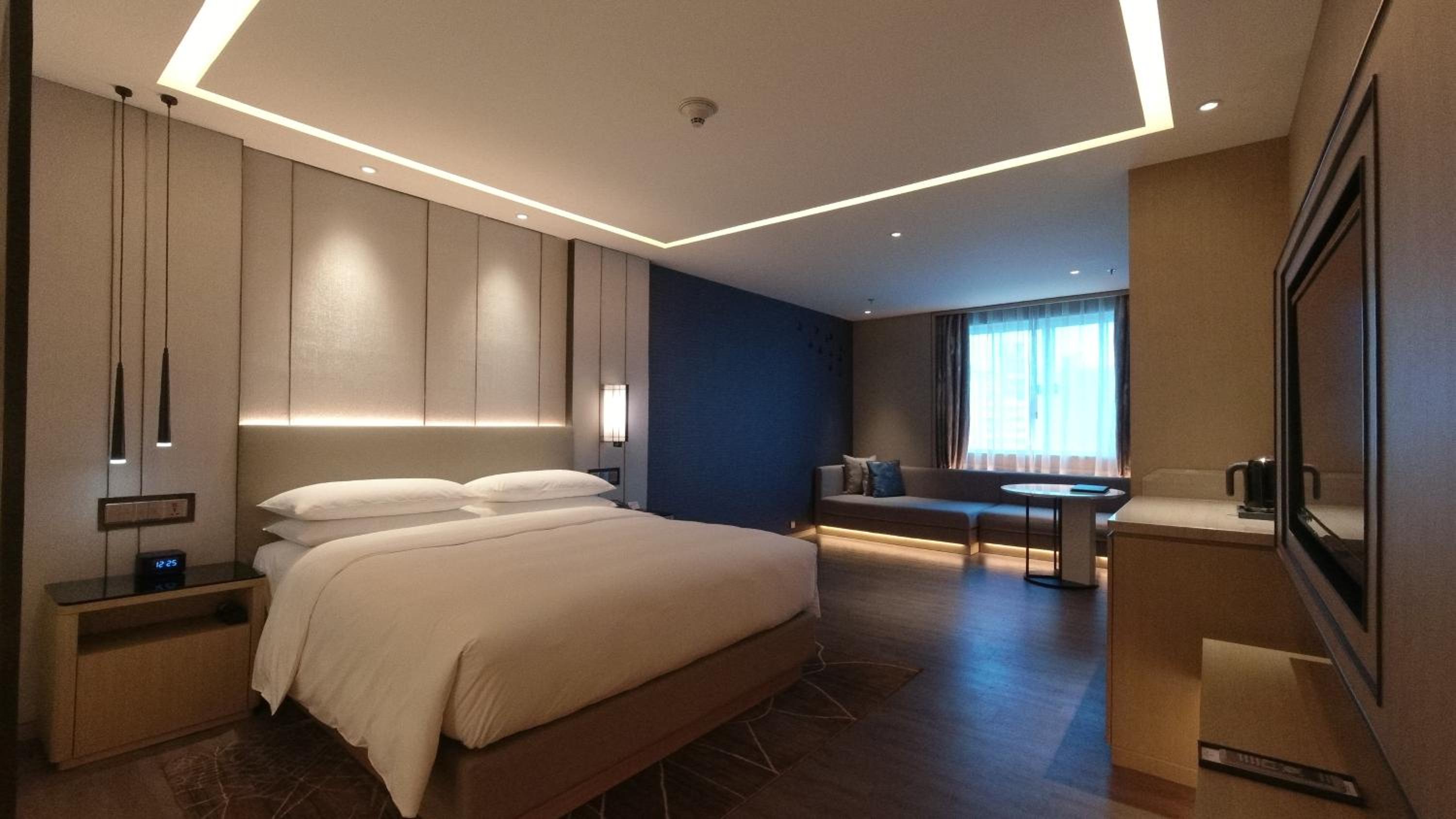 King Room - Executive Lounge Access - Photo 1