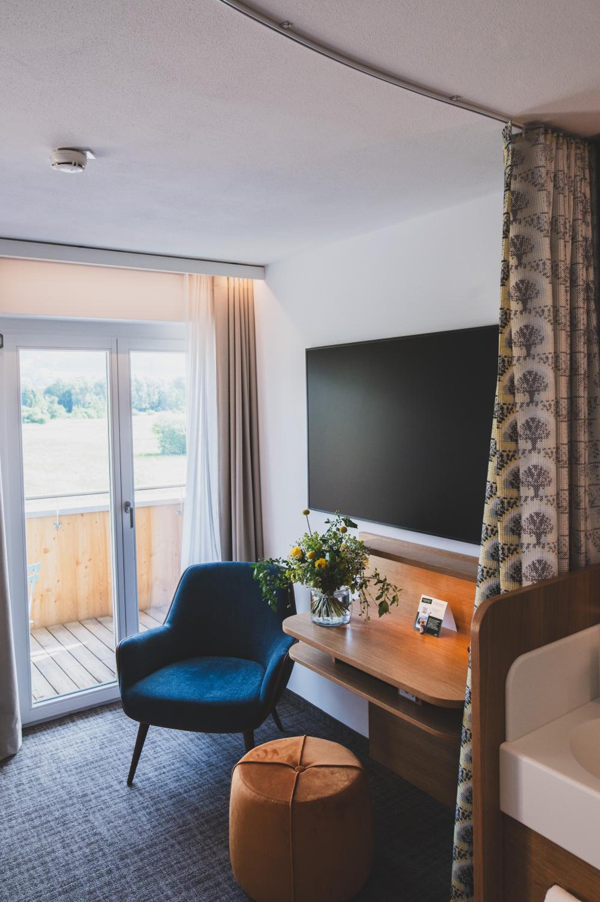 Double Room with Balcony - Photo 9