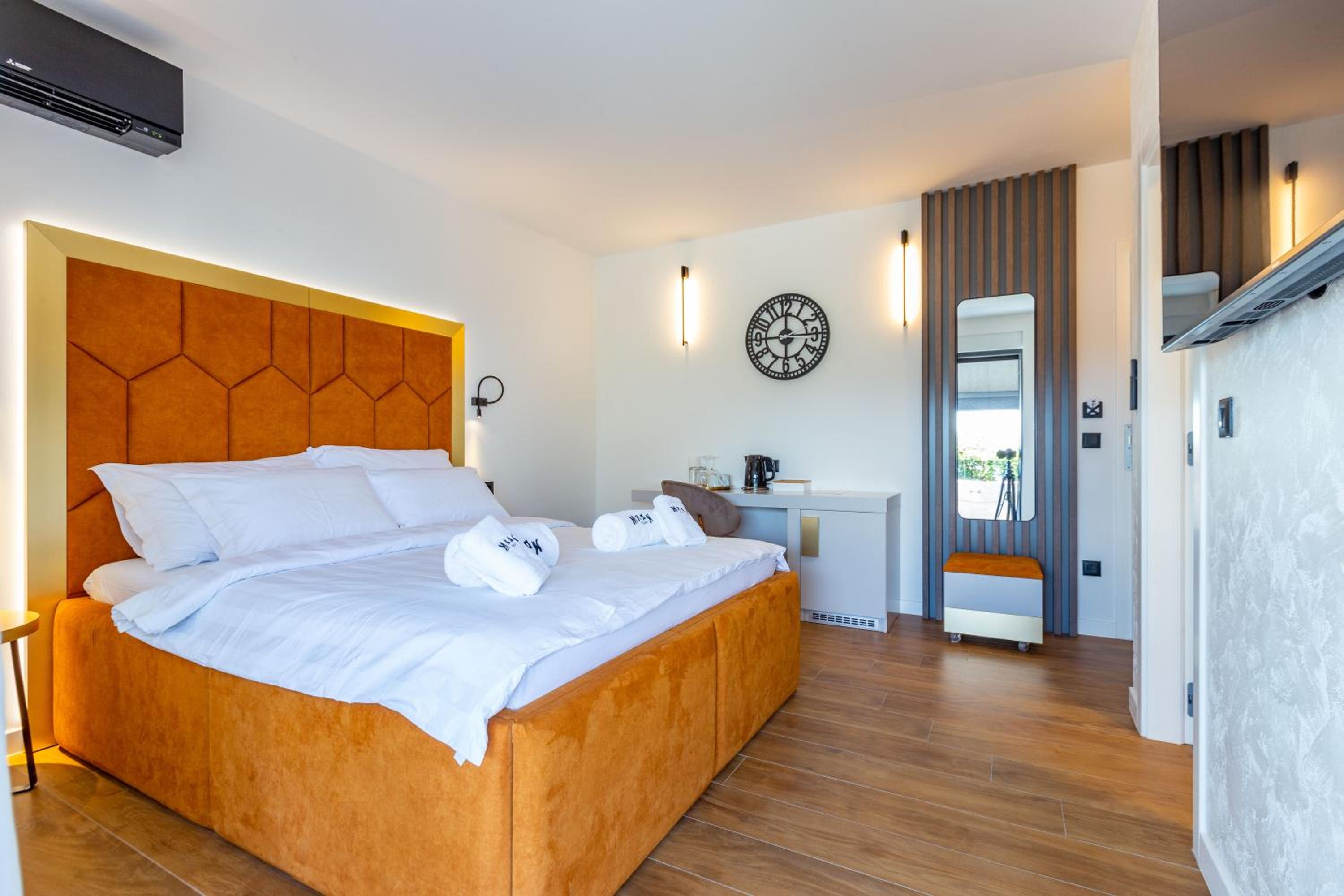 Business Double Room with Terace and Gym Access - Photo 1