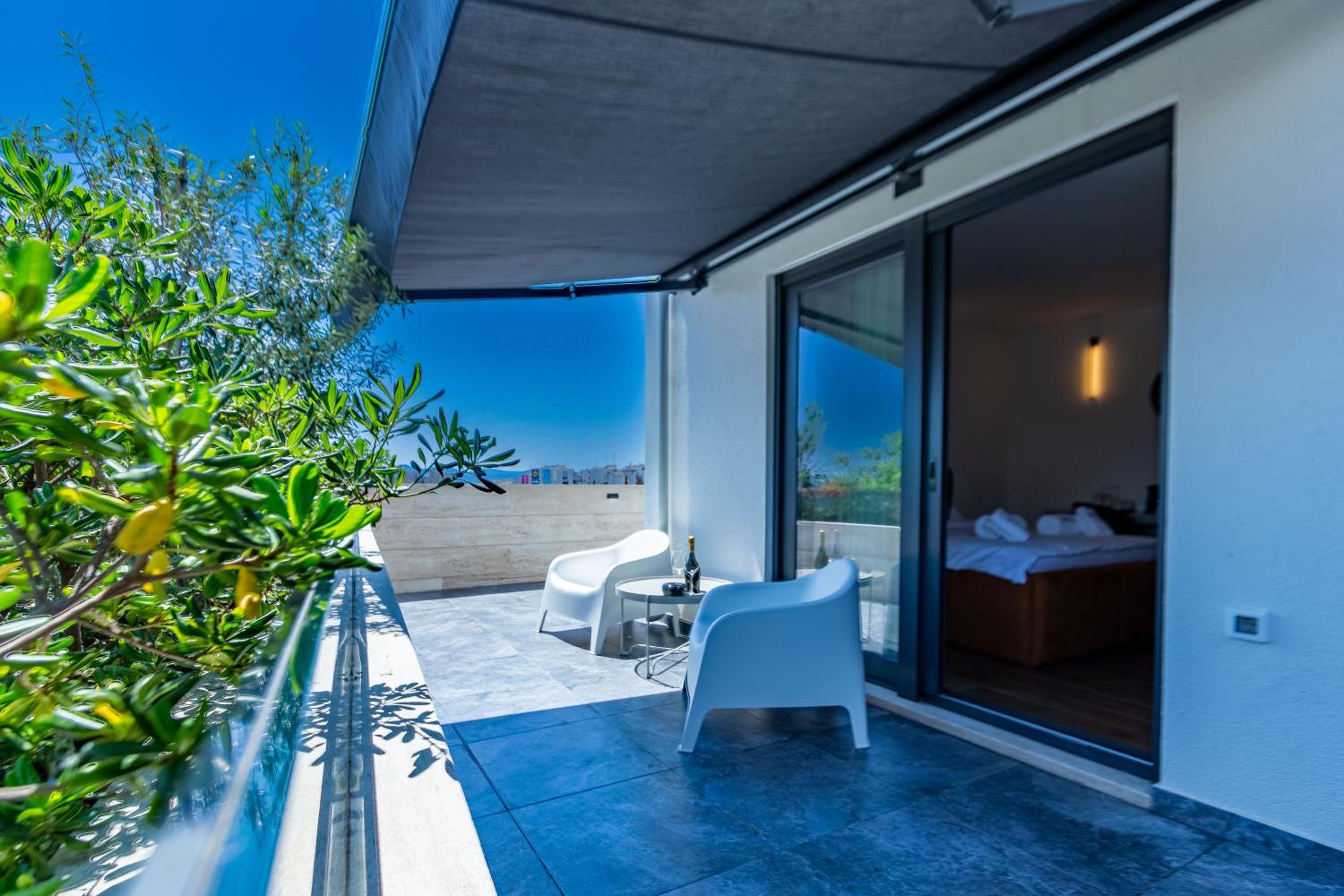 Business Double Room with Terace and Gym Access - Photo 3